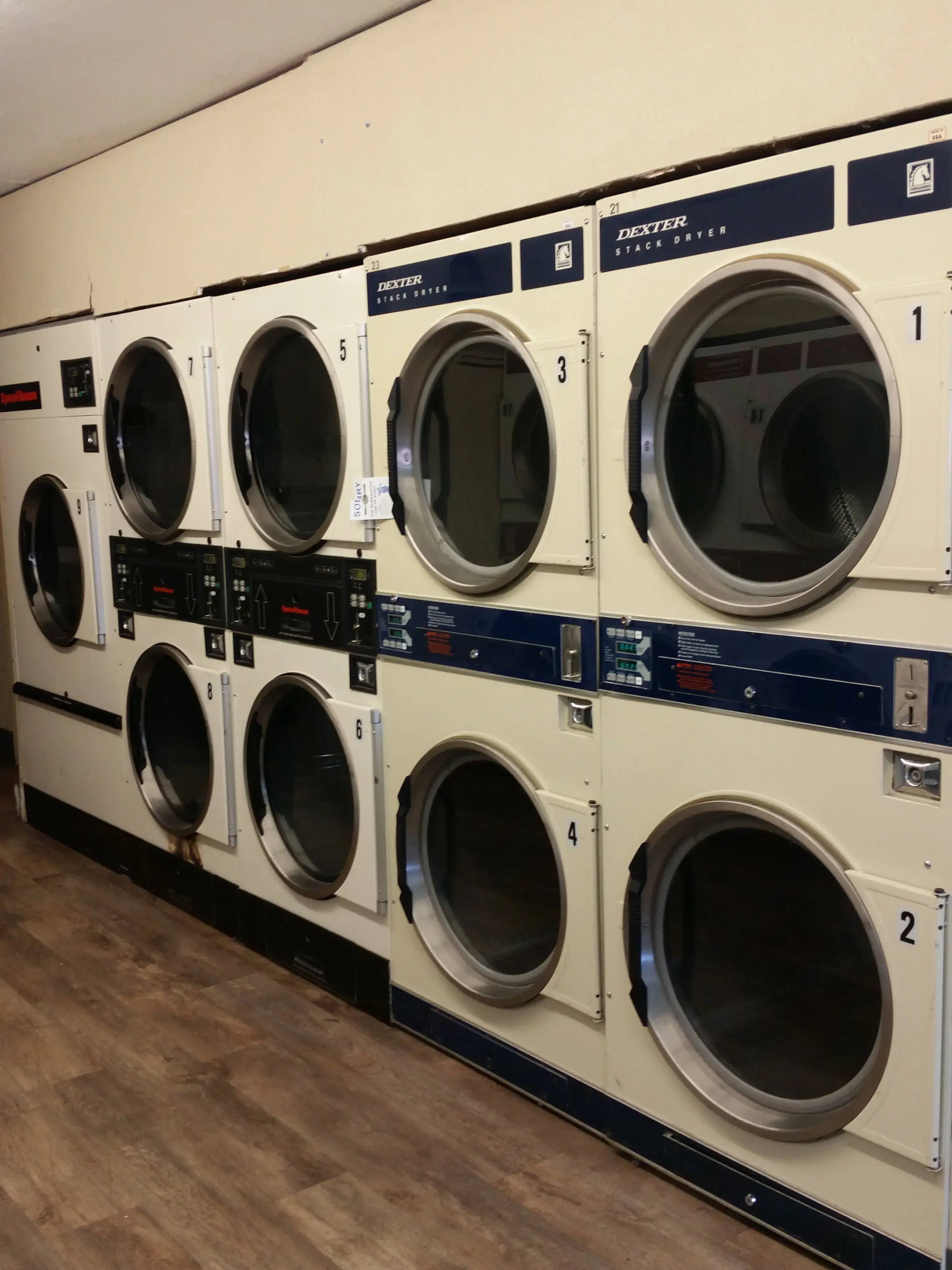 Coin Laundry - Image 15