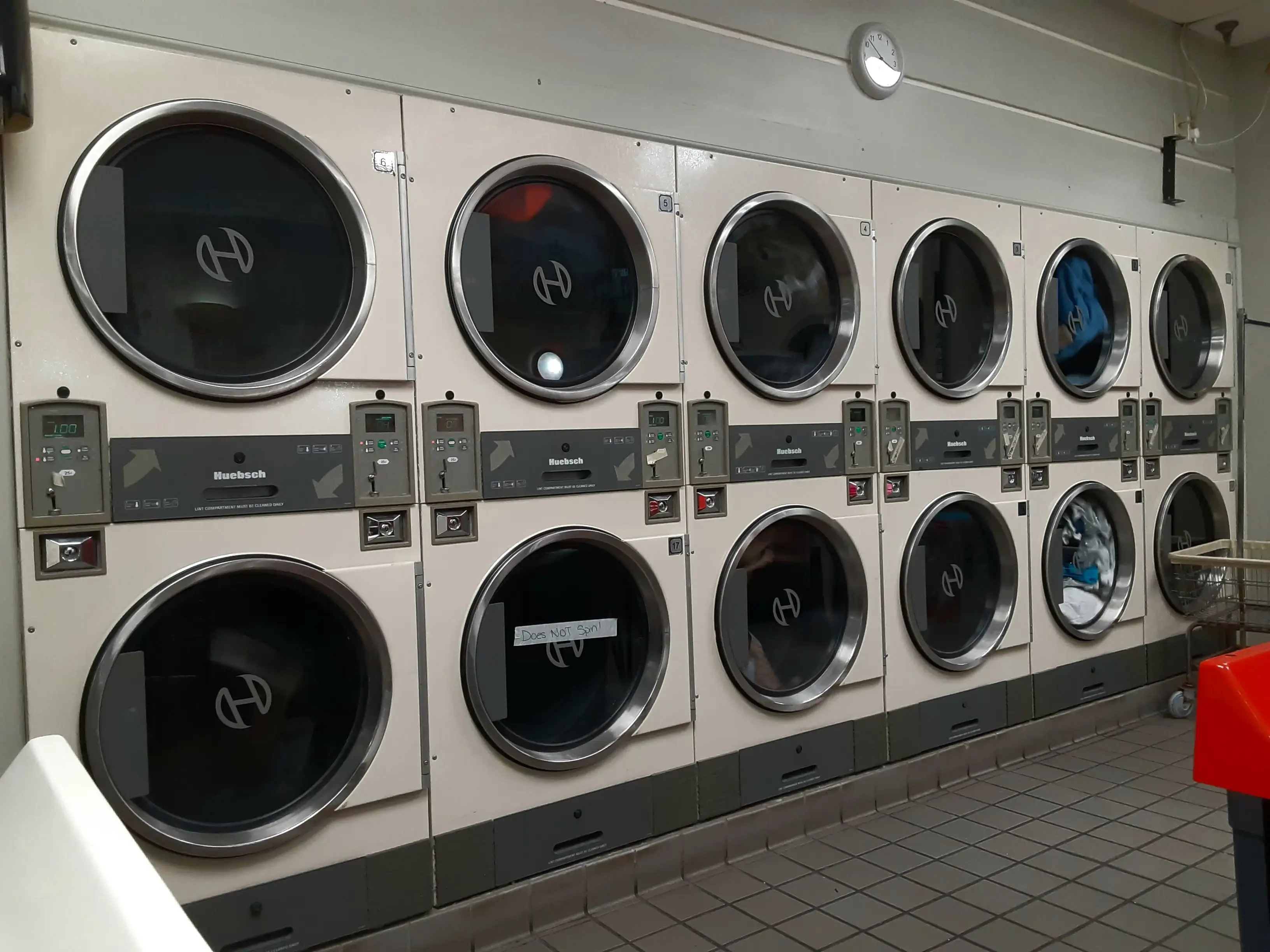 Coin Laundry Deerfield ''Deerfield LaundryMax" thumbnail 5