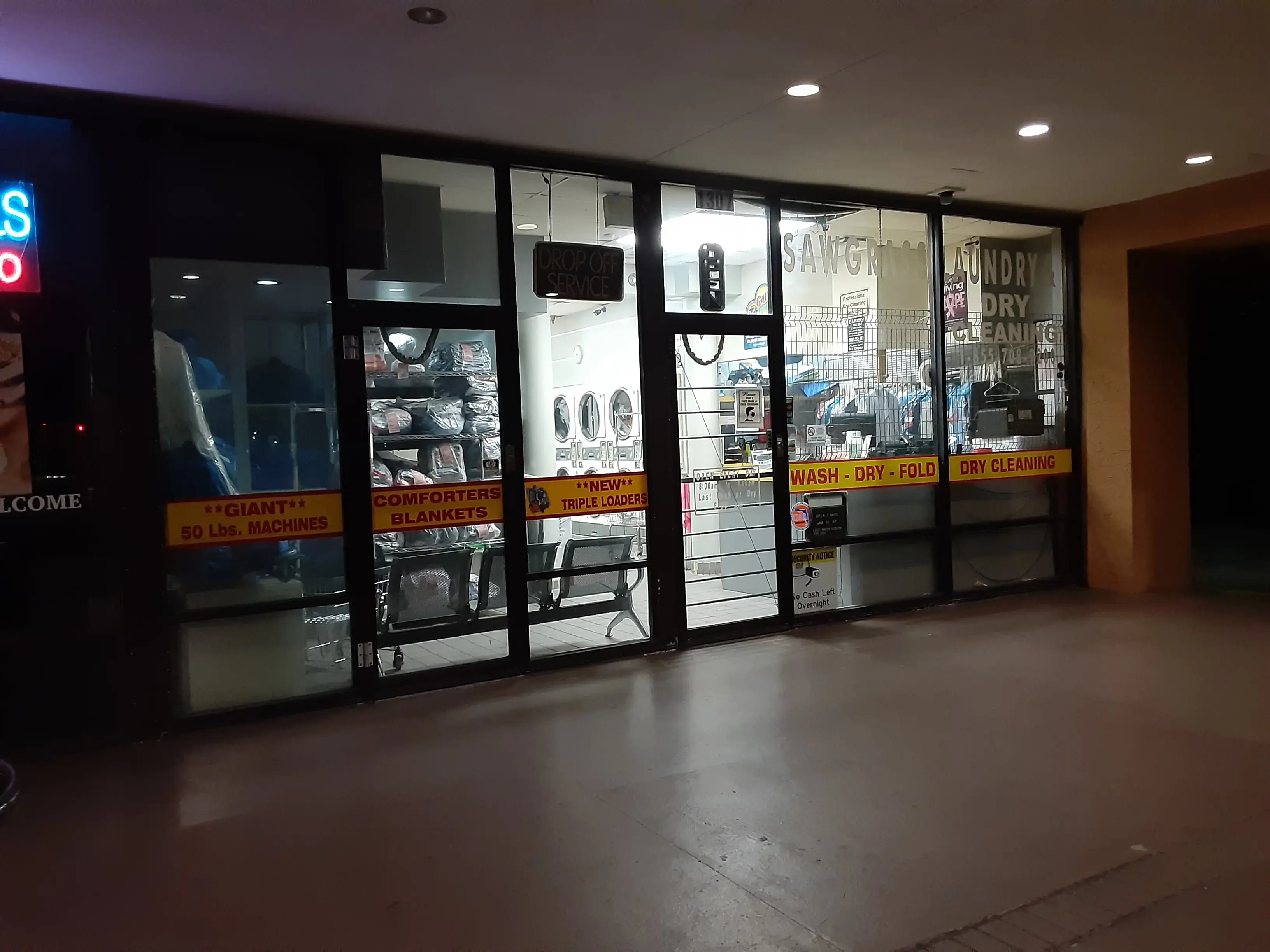 Coin Laundry Deerfield ''Deerfield LaundryMax" thumbnail 15