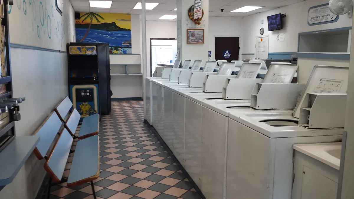 Coin Laundry thumbnail 5