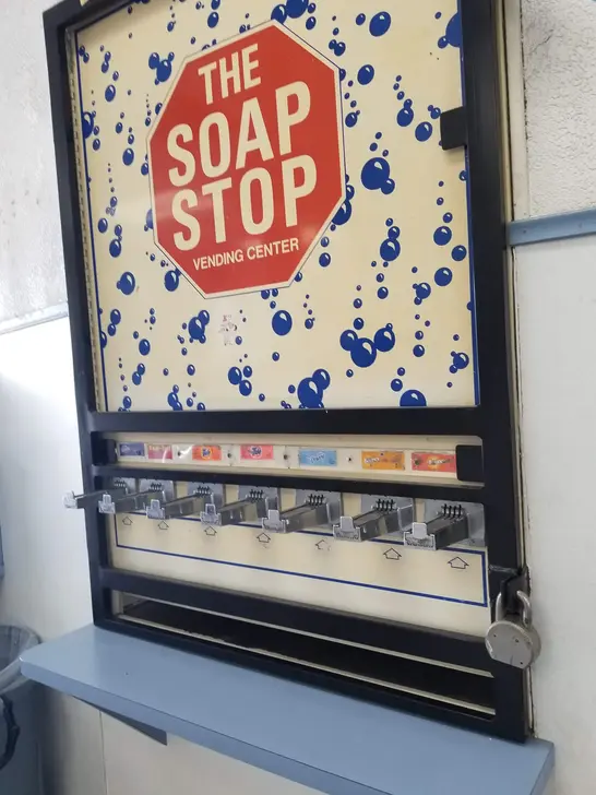 Coin Laundry - Image 13