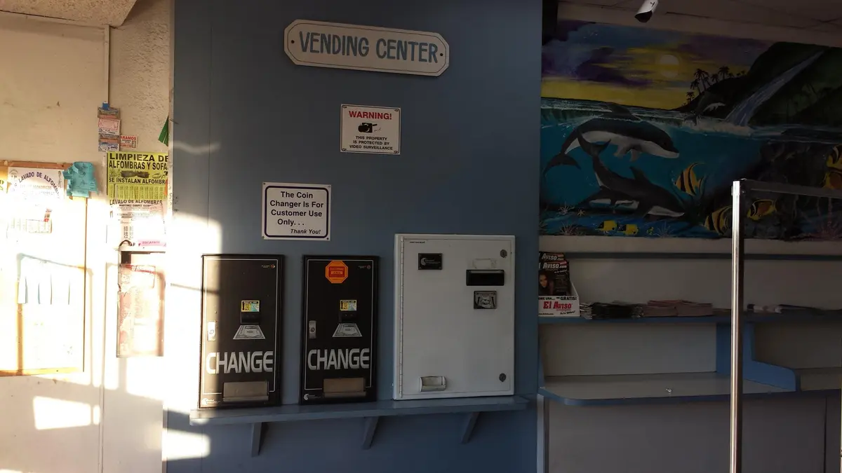 Coin Laundry - Image 8