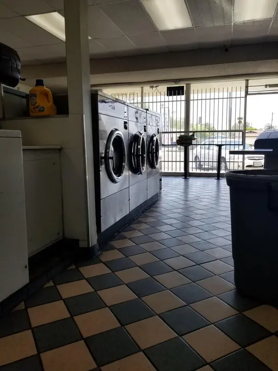 Coin Laundry - Image 15