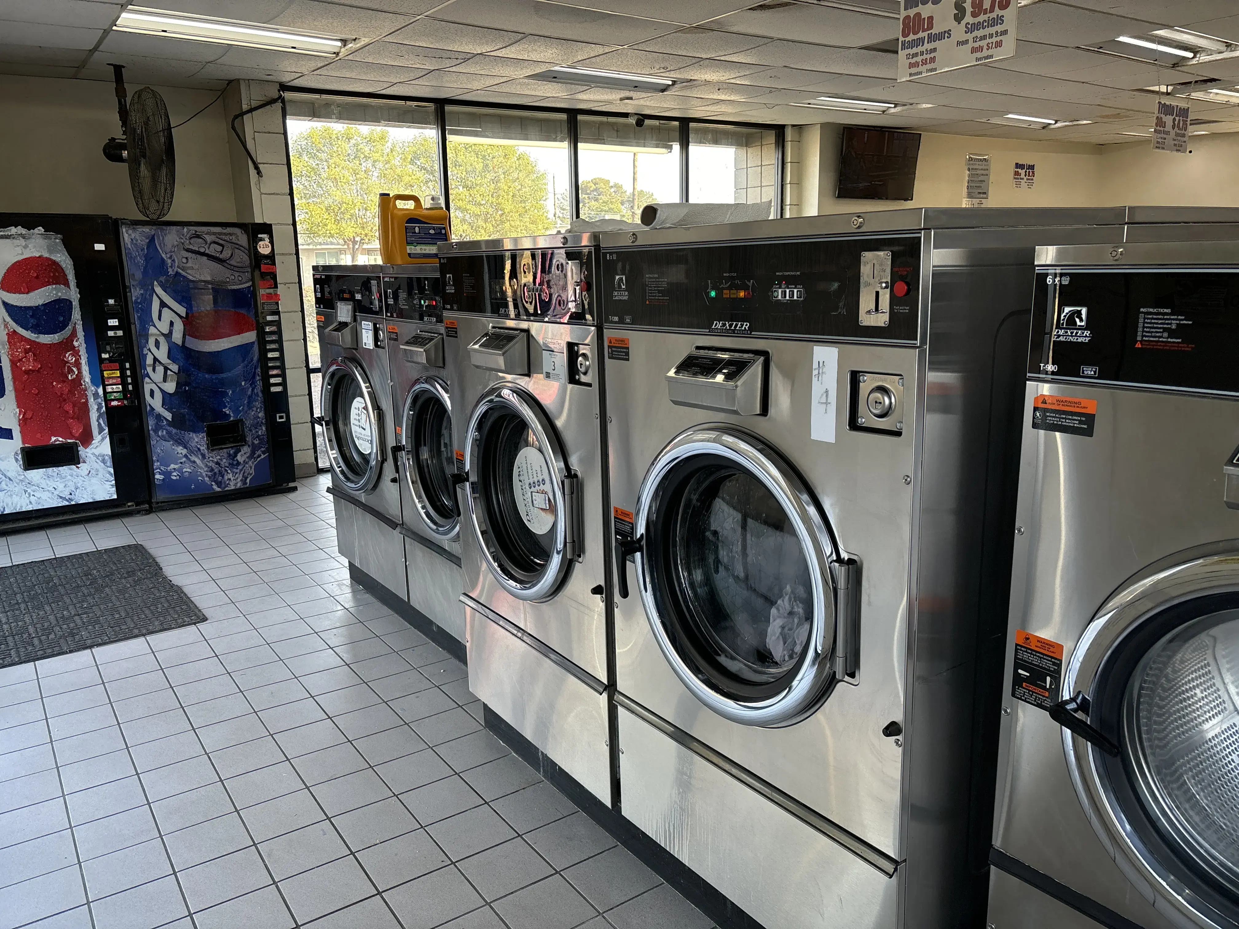 Coin Laundry - Image 7