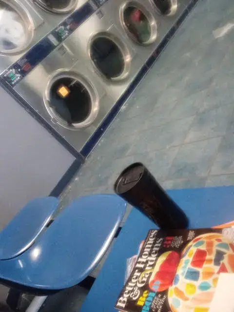 Coin Laundry - Image 4