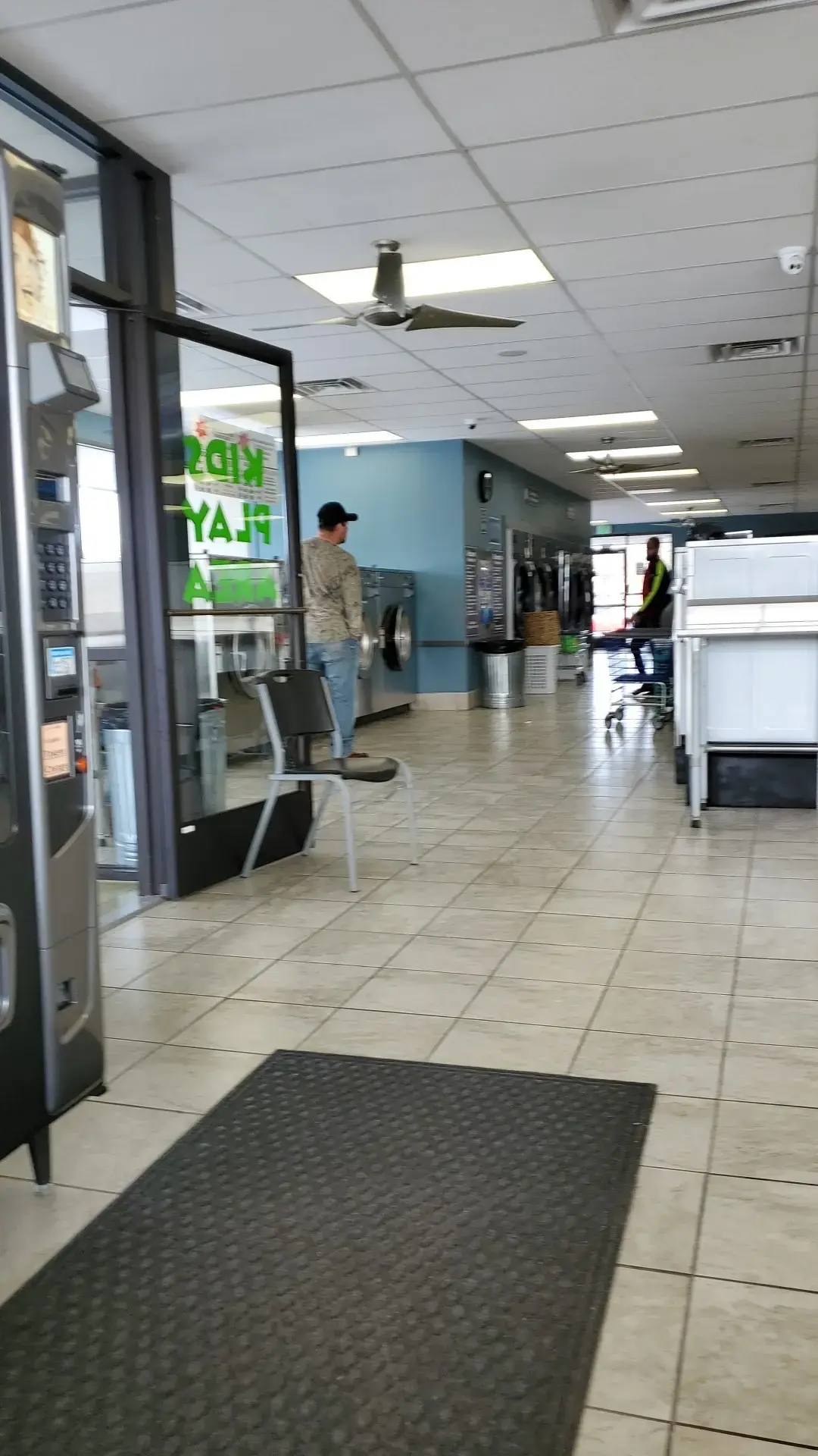 Coin Laundry - Image 11
