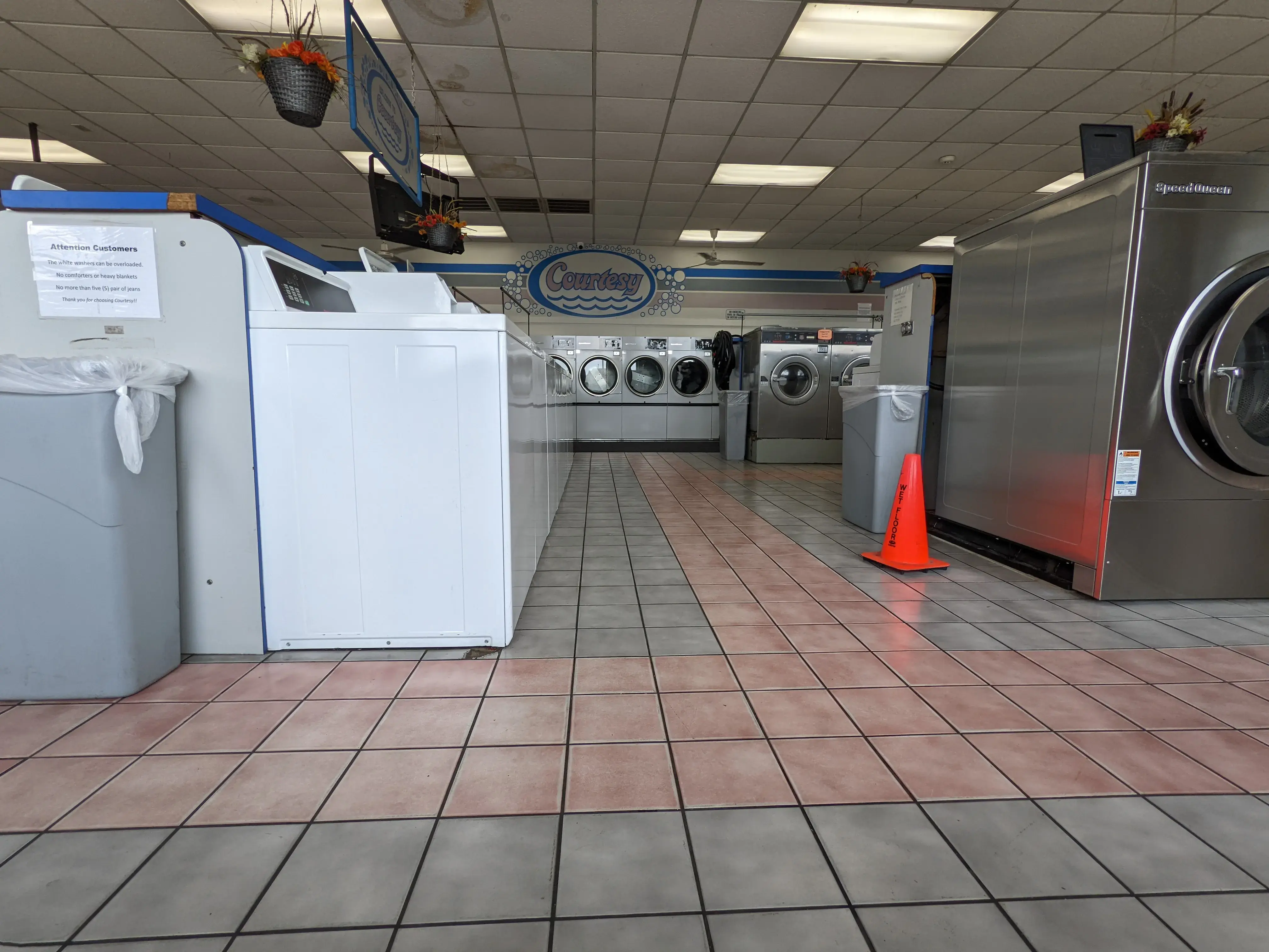 Coin Laundry - Image 7
