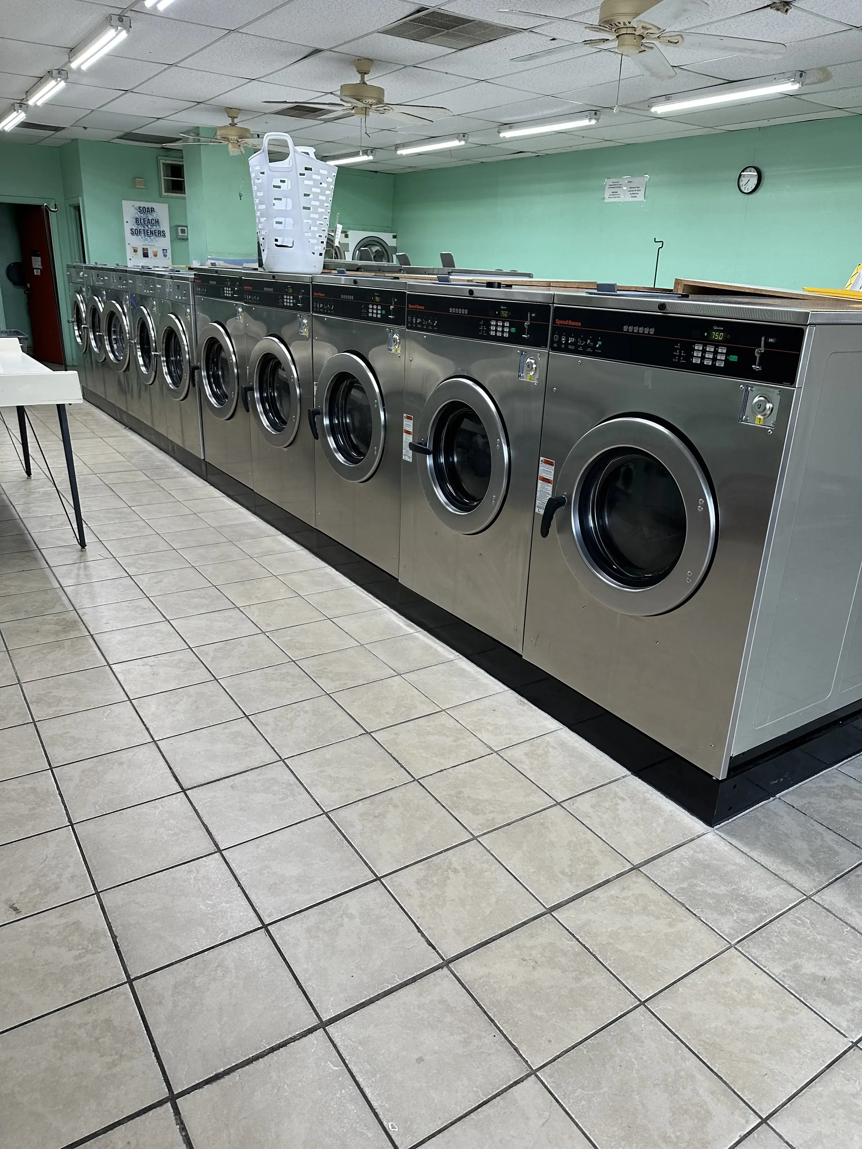 Coin Laundry thumbnail 9