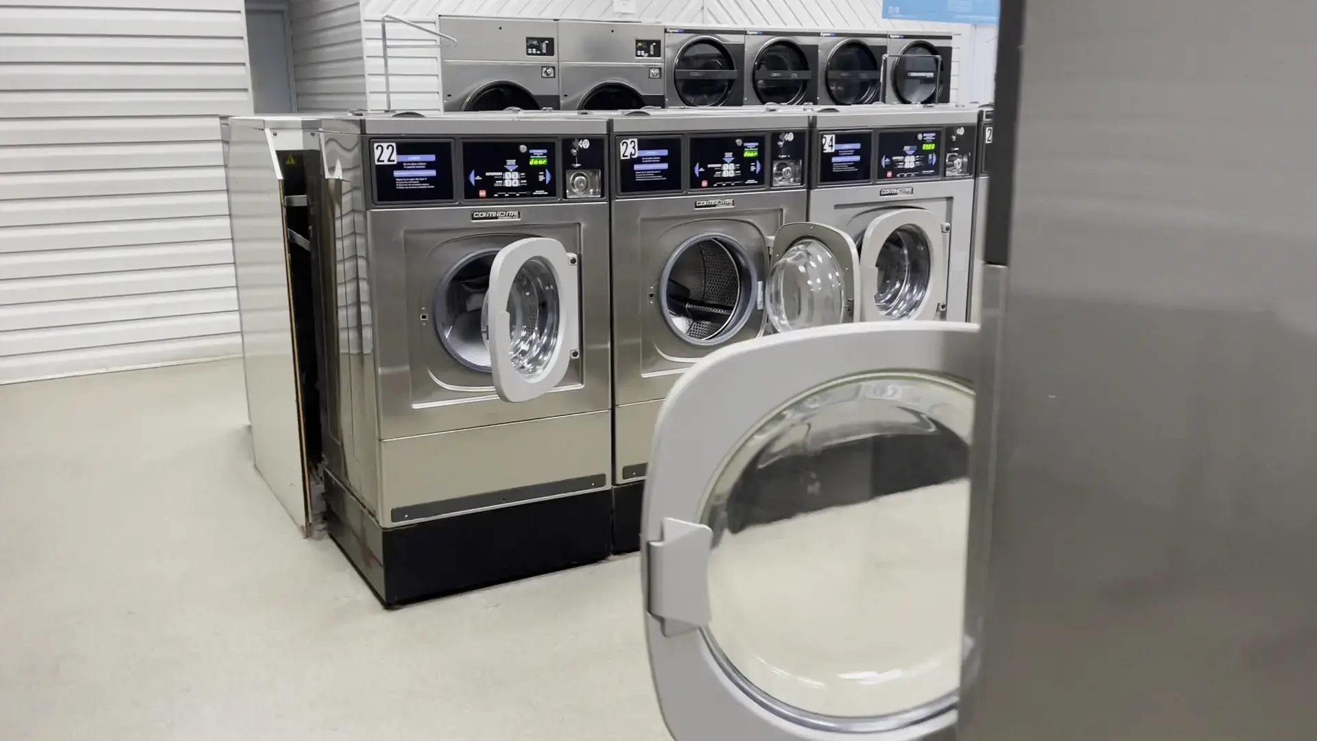 Coin laundry - Image 2