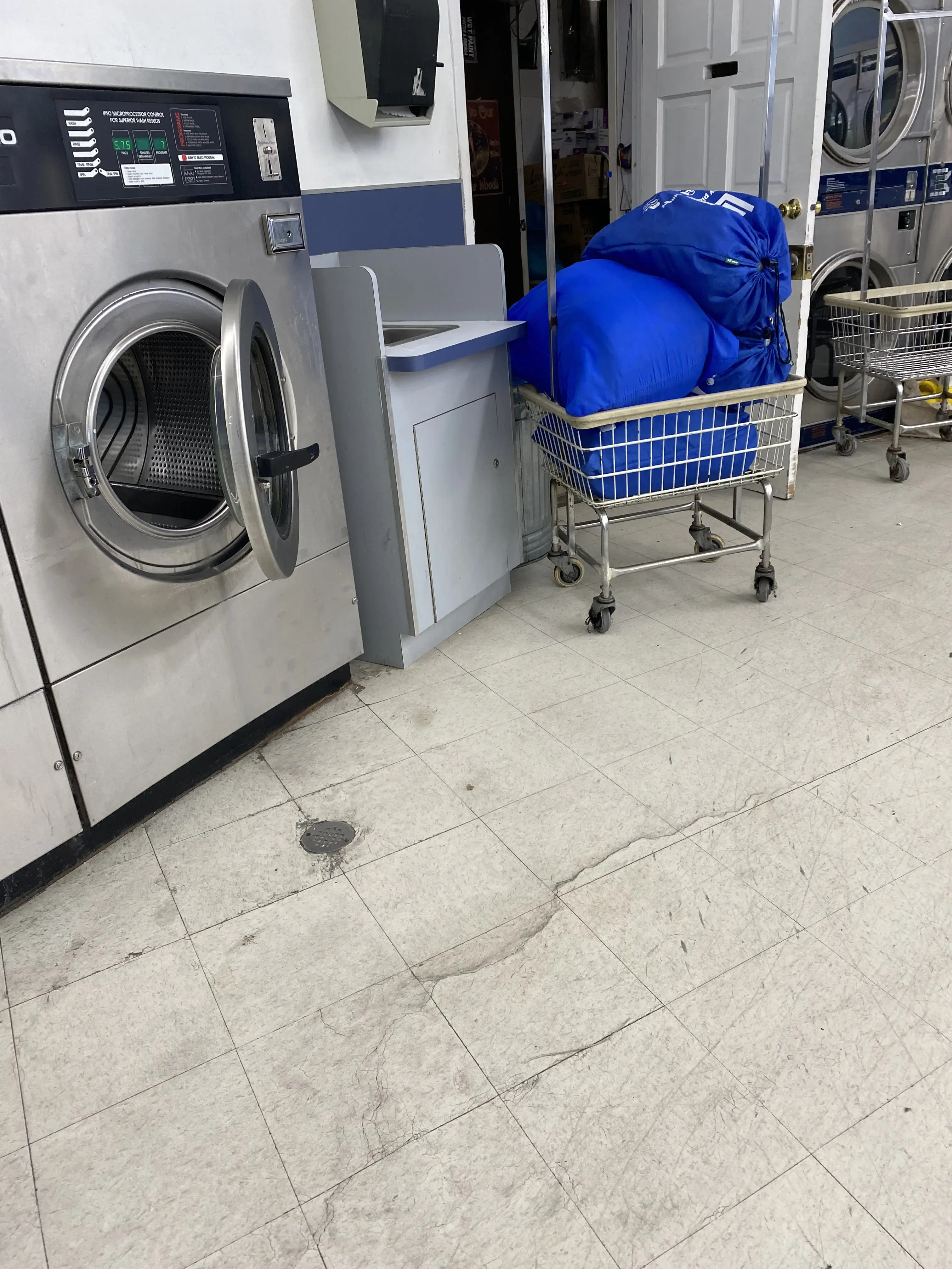 Coin Laundry thumbnail 11