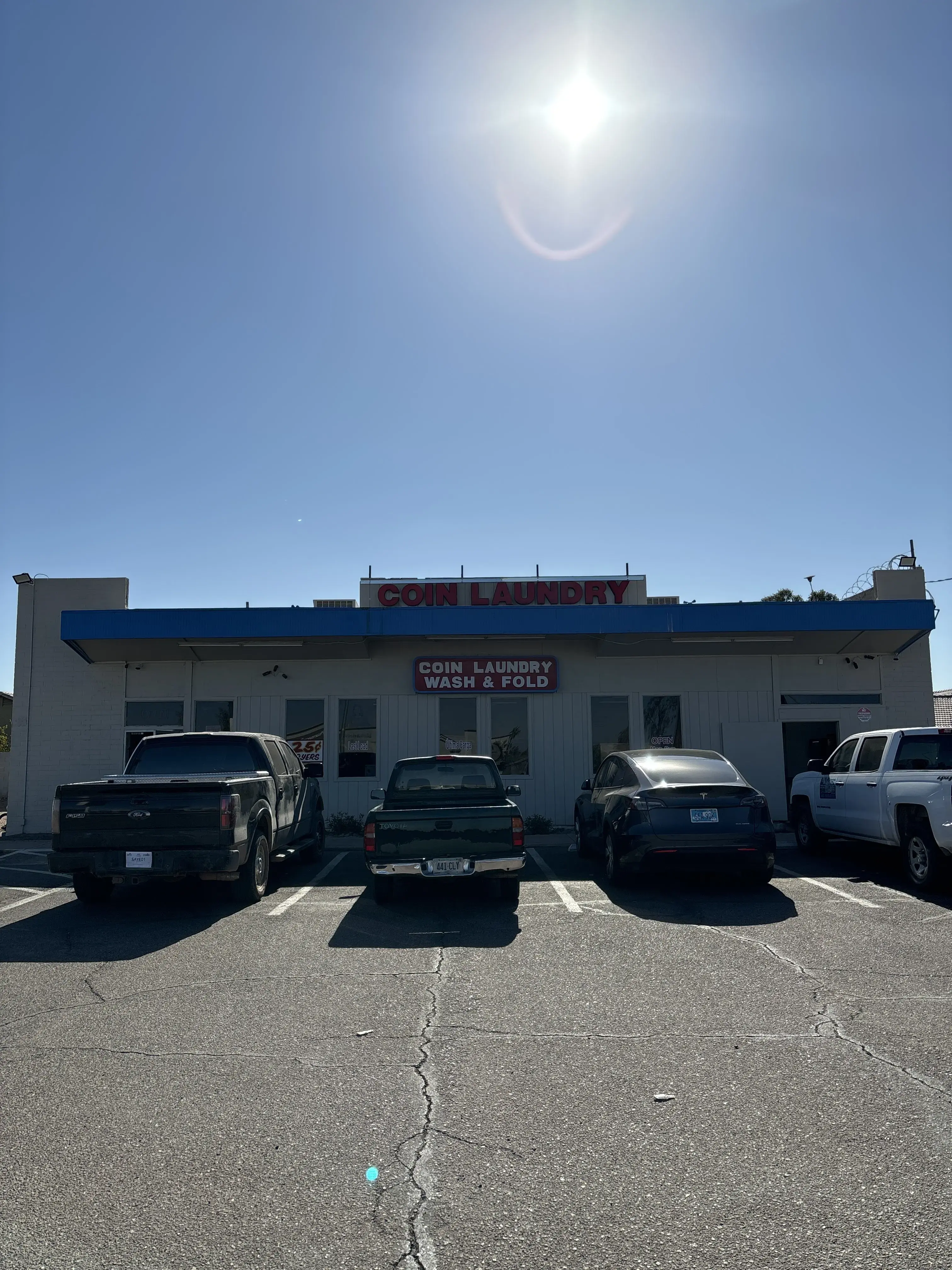 Coin Laundry - Image 3
