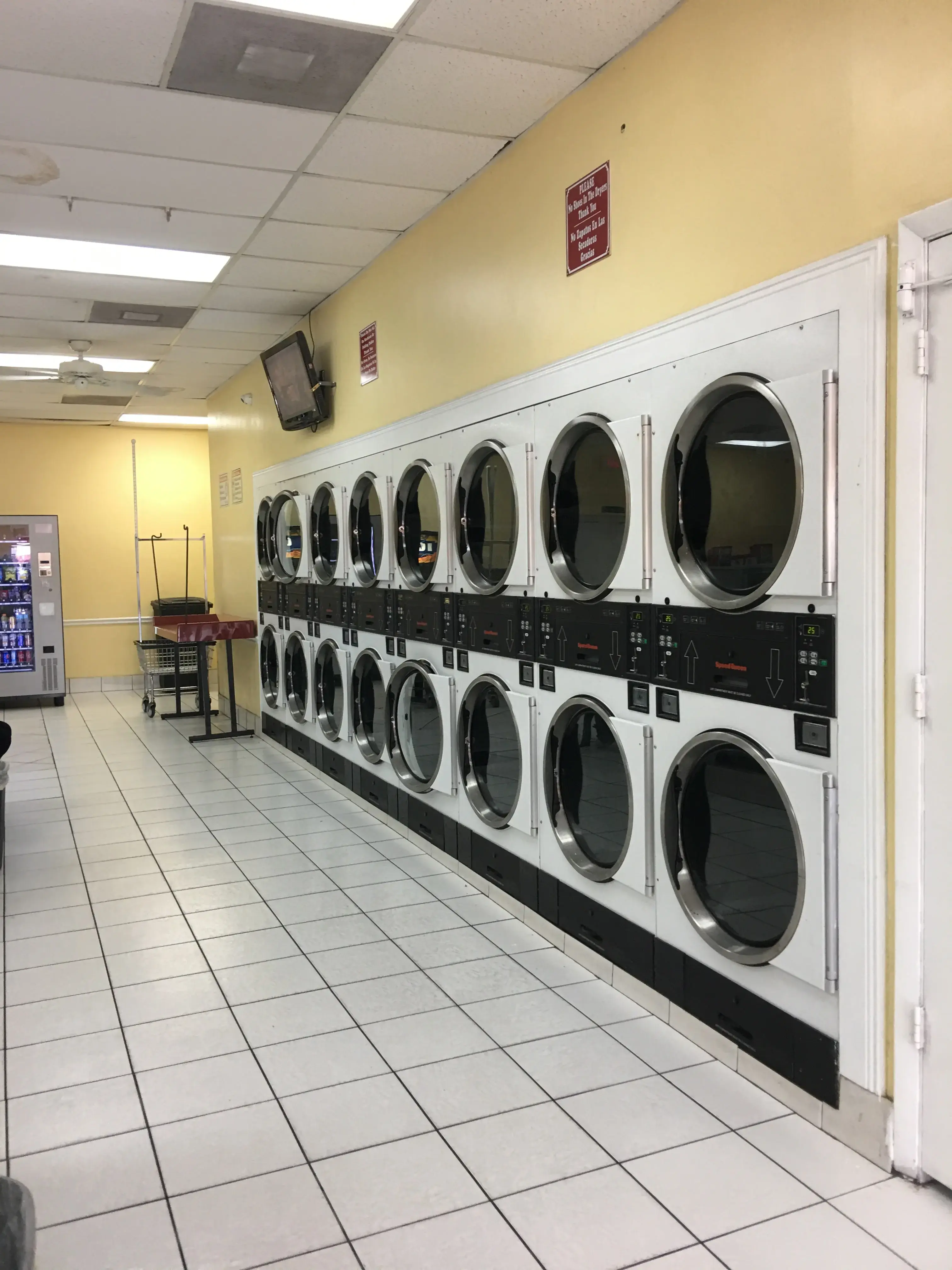 Coin Laundry of America / LaundryUS location