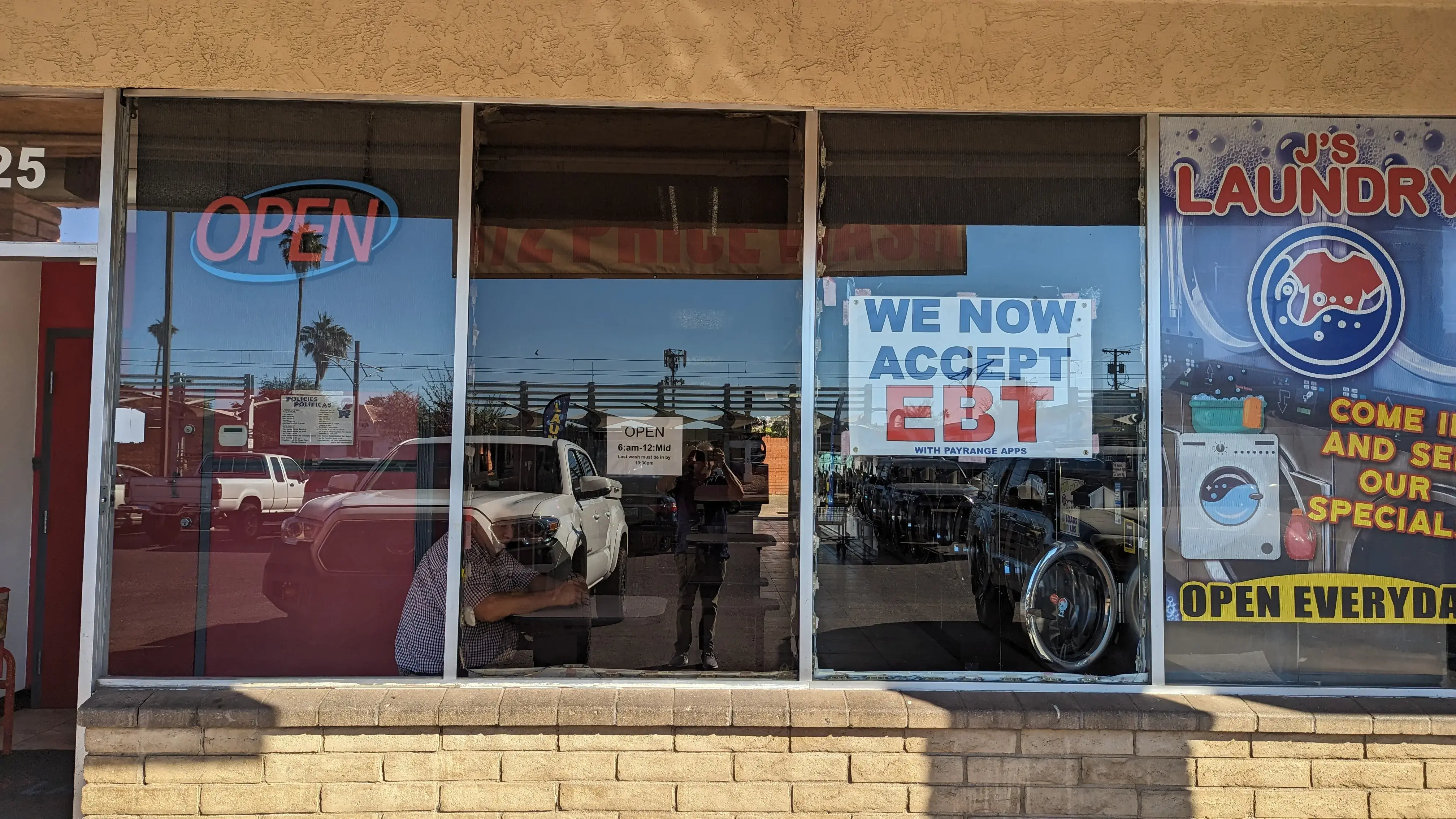Coin laundry on 19th Ave - Image 3