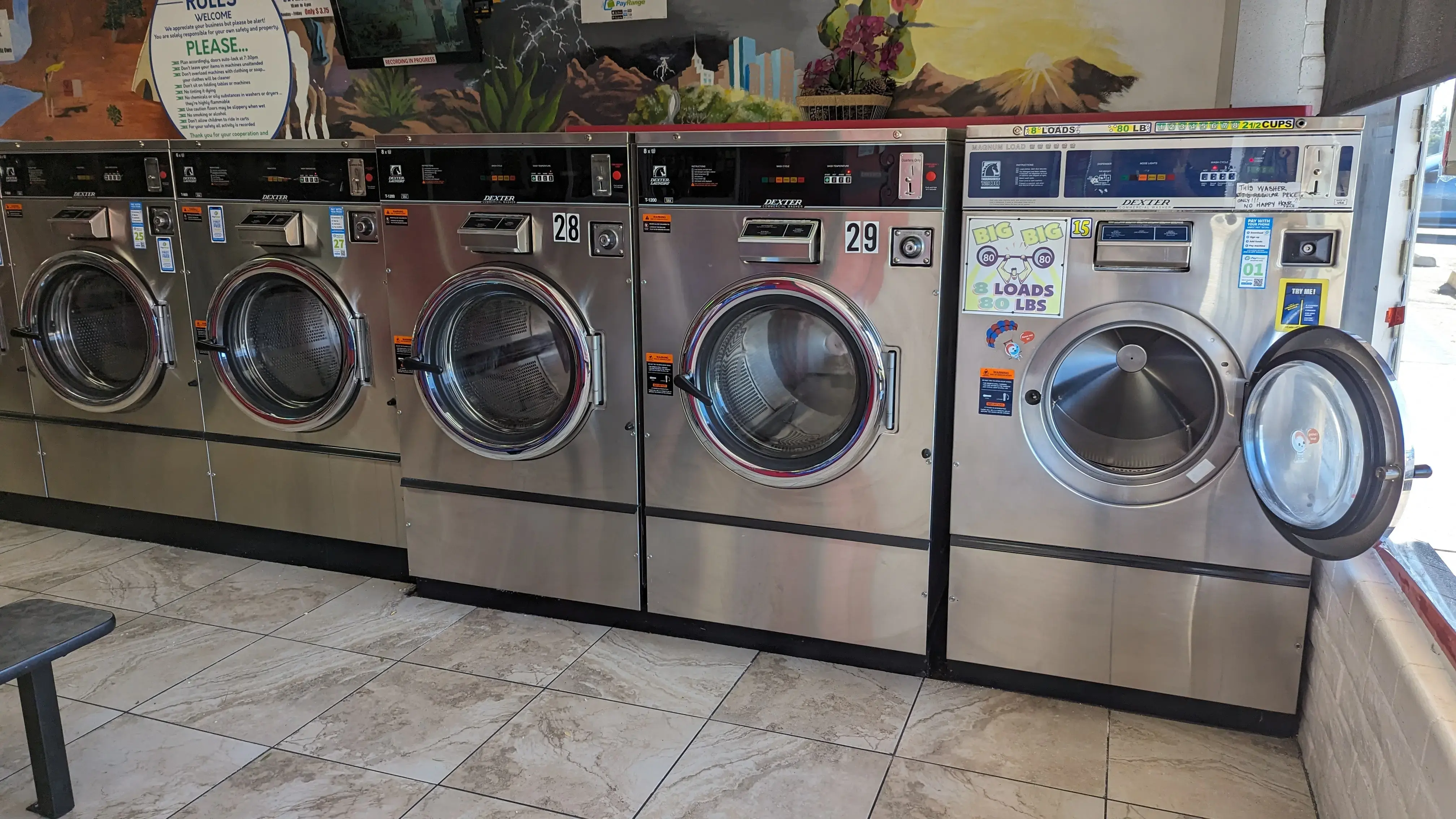 Coin laundry on 19th Ave - Image 4