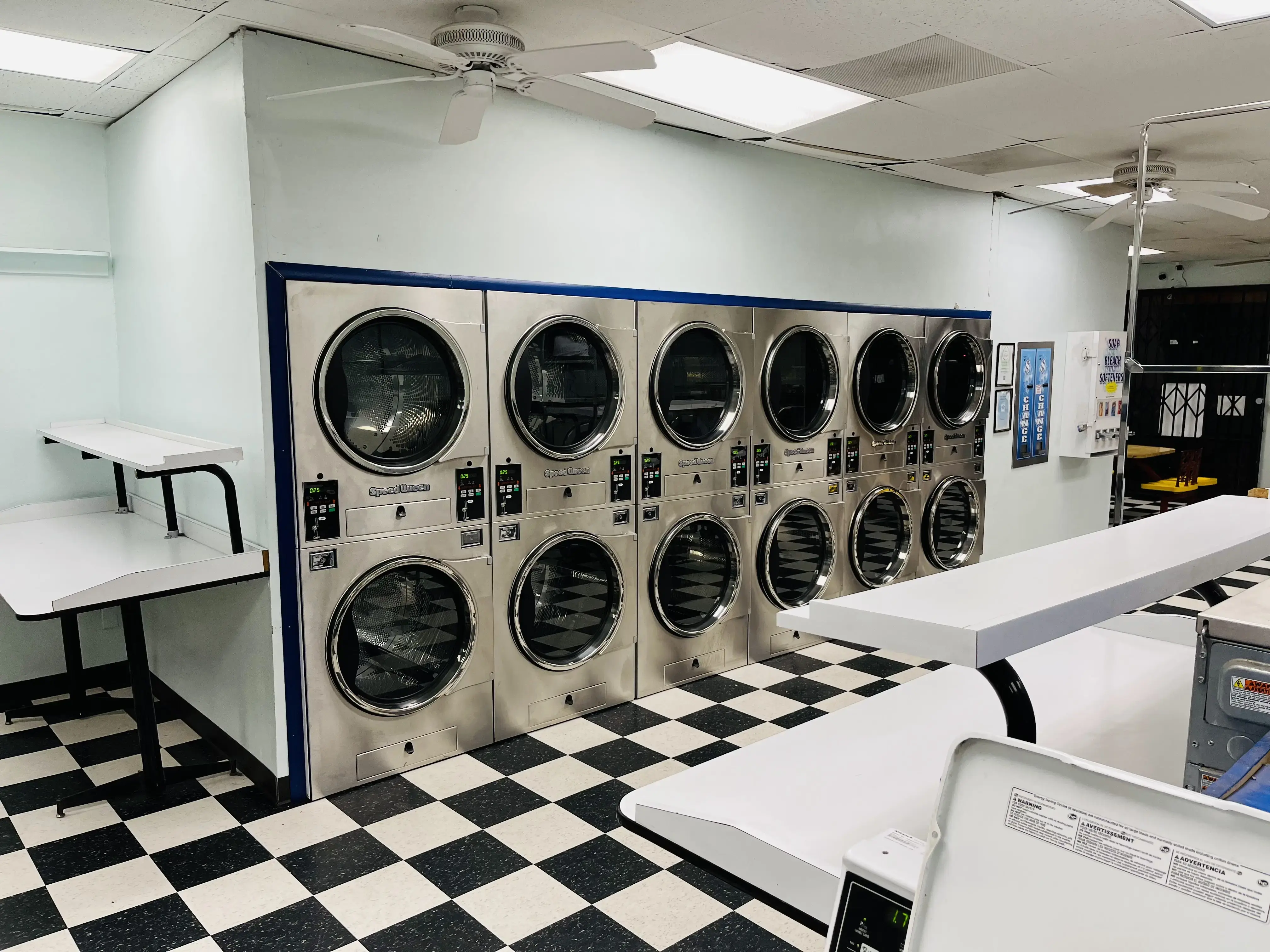 Coin Laundry on 27th thumbnail 19