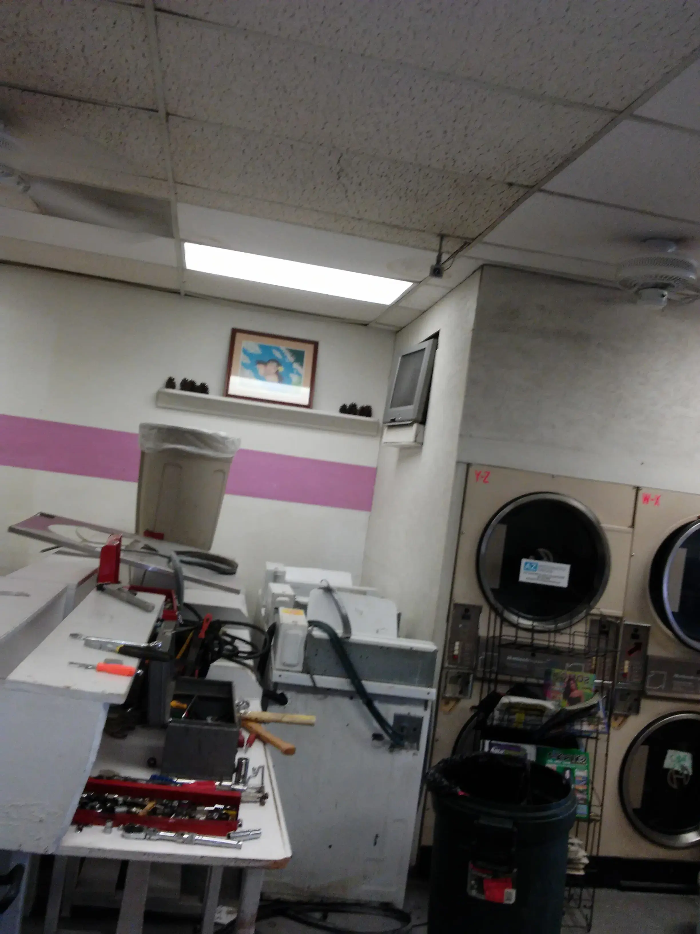 Coin Laundry on 27th thumbnail 8