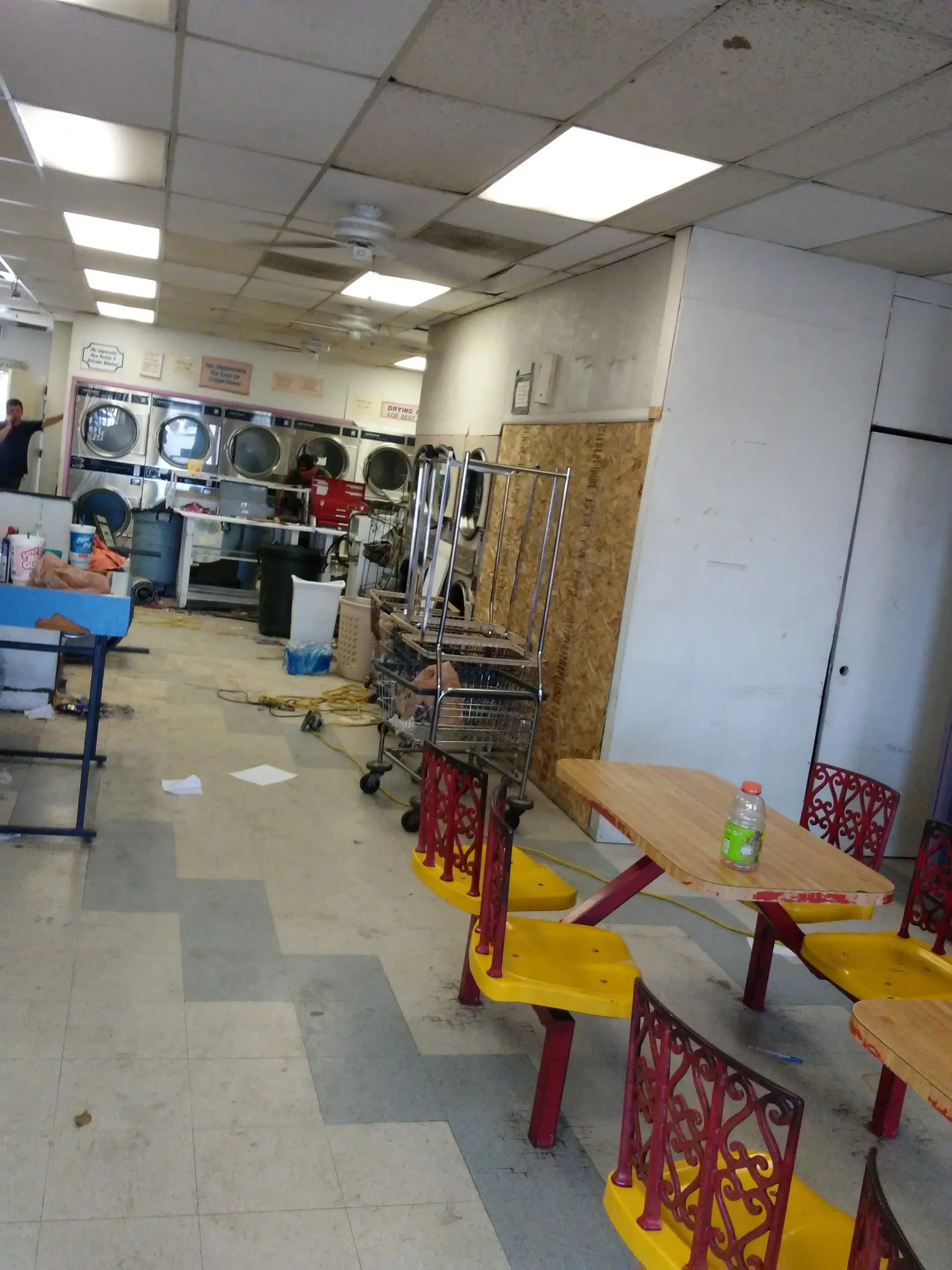 Coin Laundry on 27th - Image 7