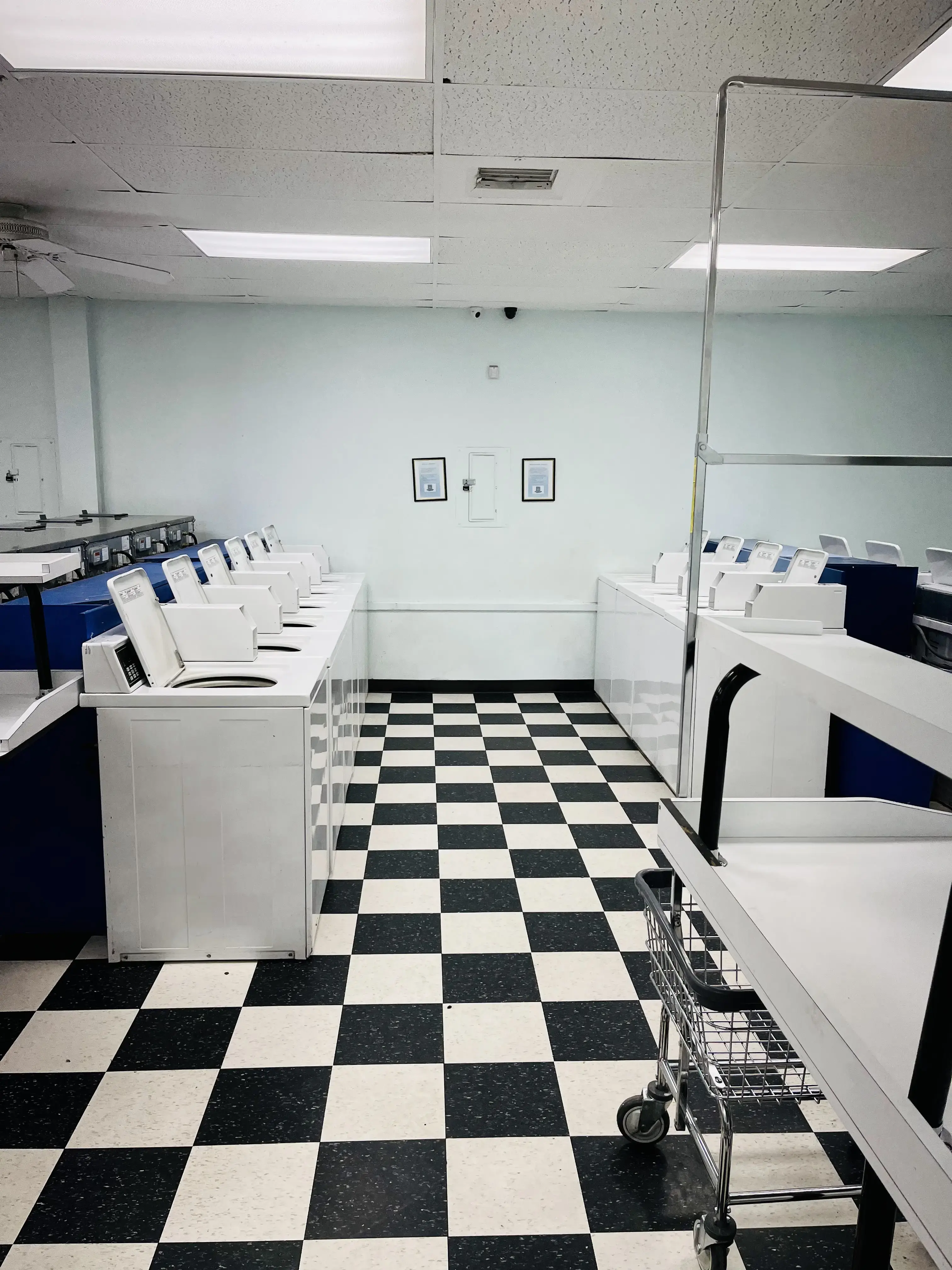 Coin Laundry on 27th thumbnail 14