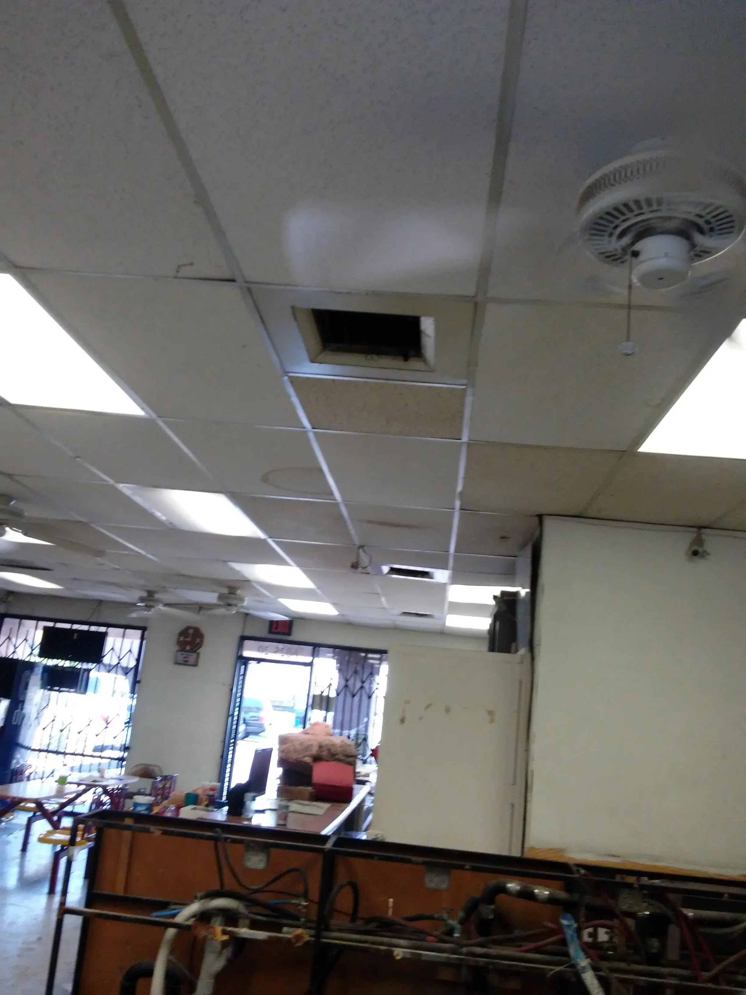 Coin Laundry on 27th - Image 10