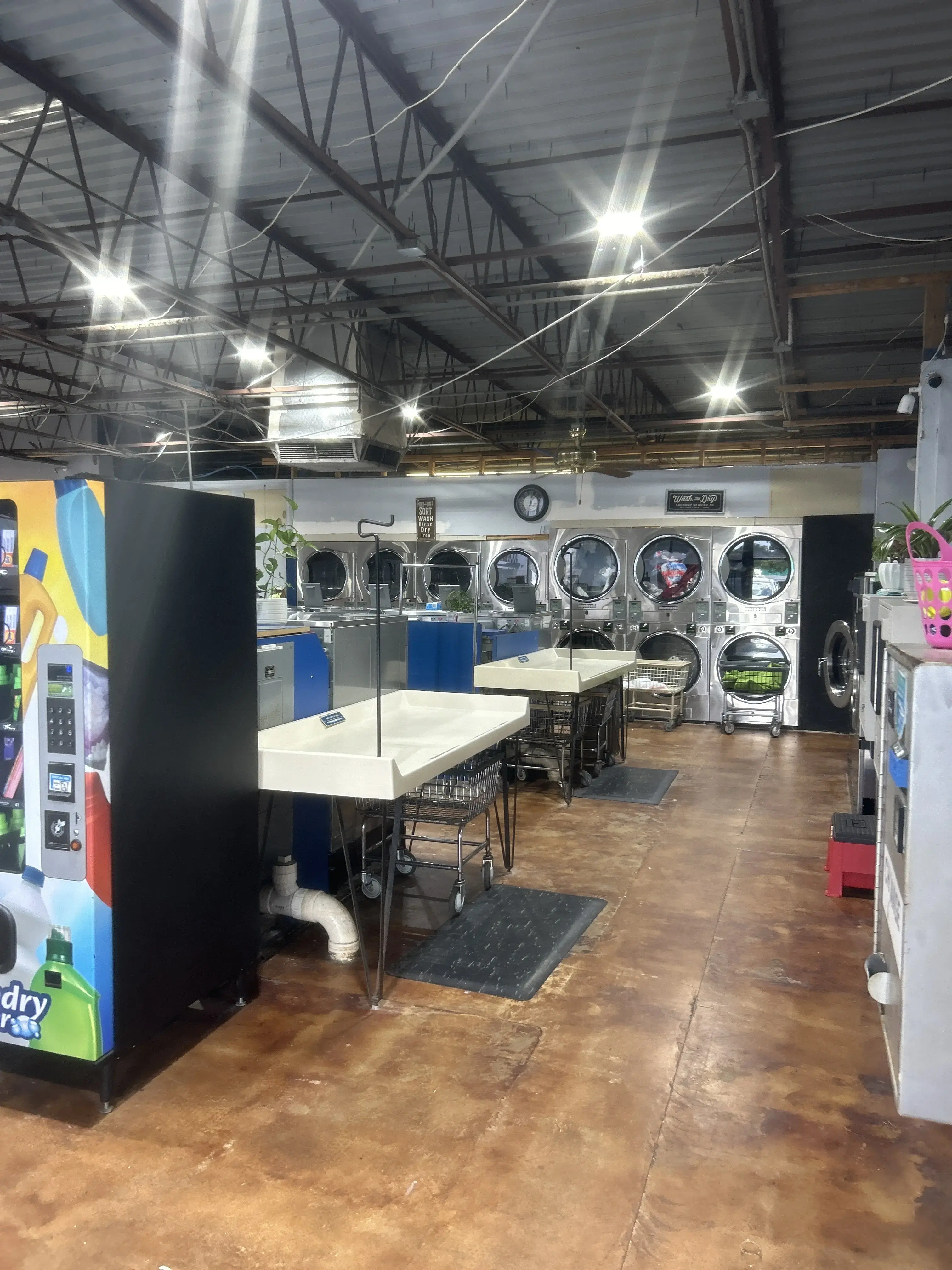 Coin Laundry - Image 9