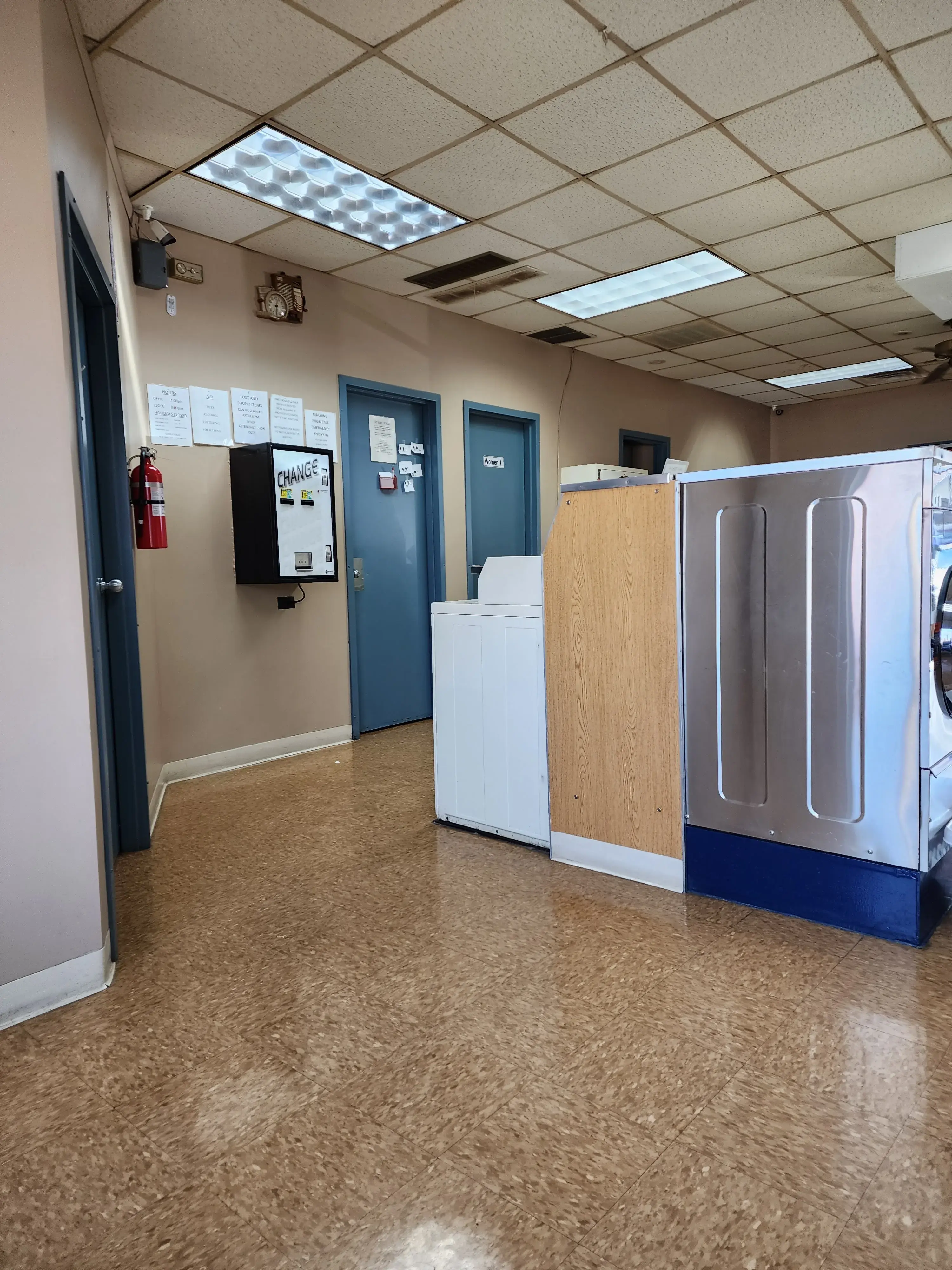 Coin Laundry - Image 3