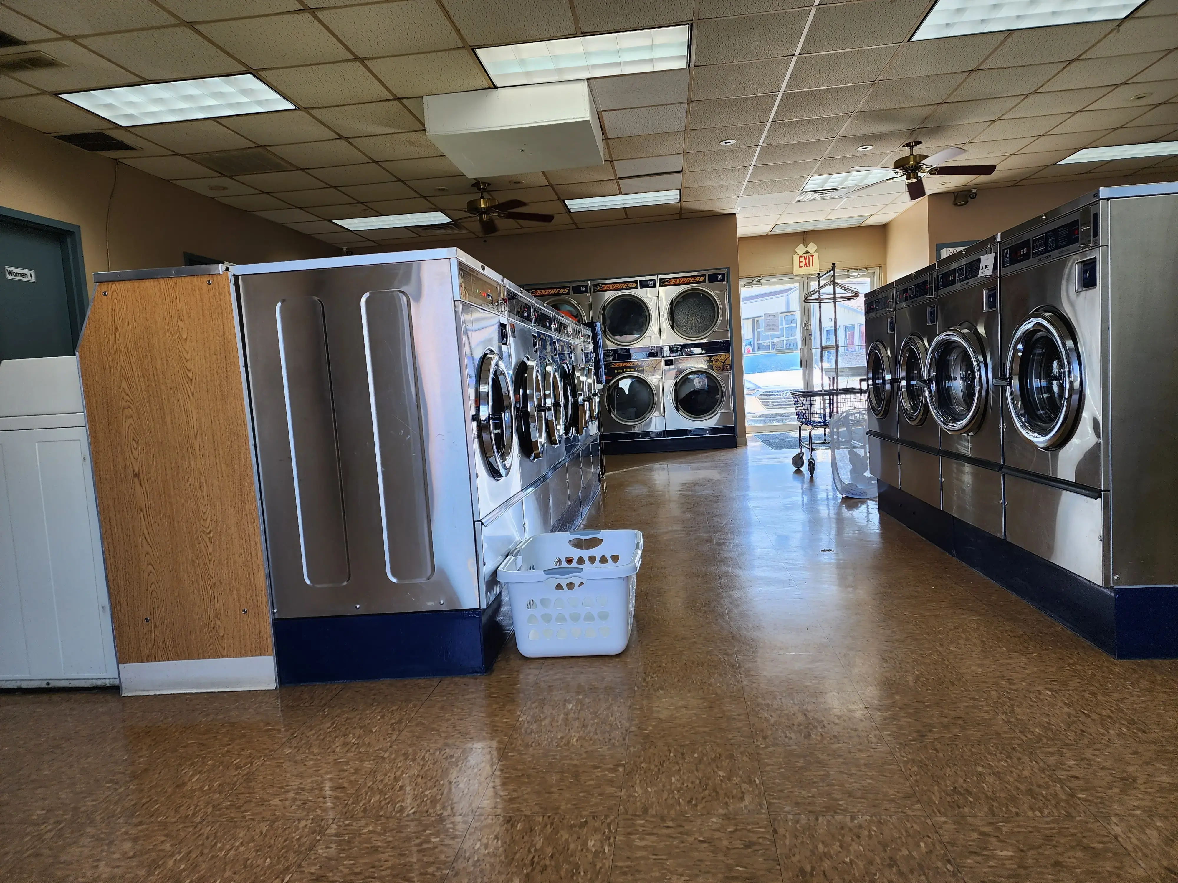 Coin Laundry thumbnail 2