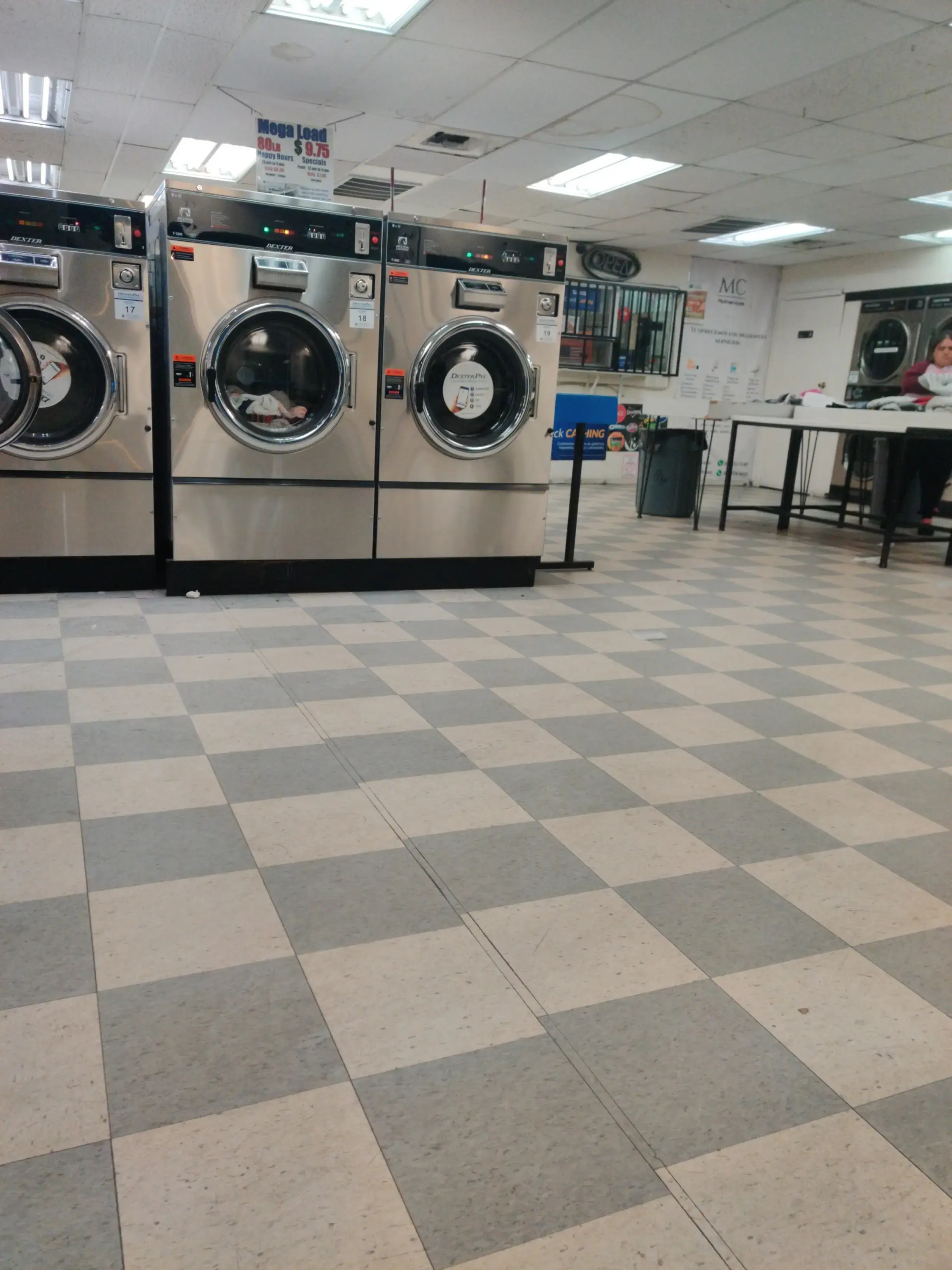 Coin Laundry - Image 10