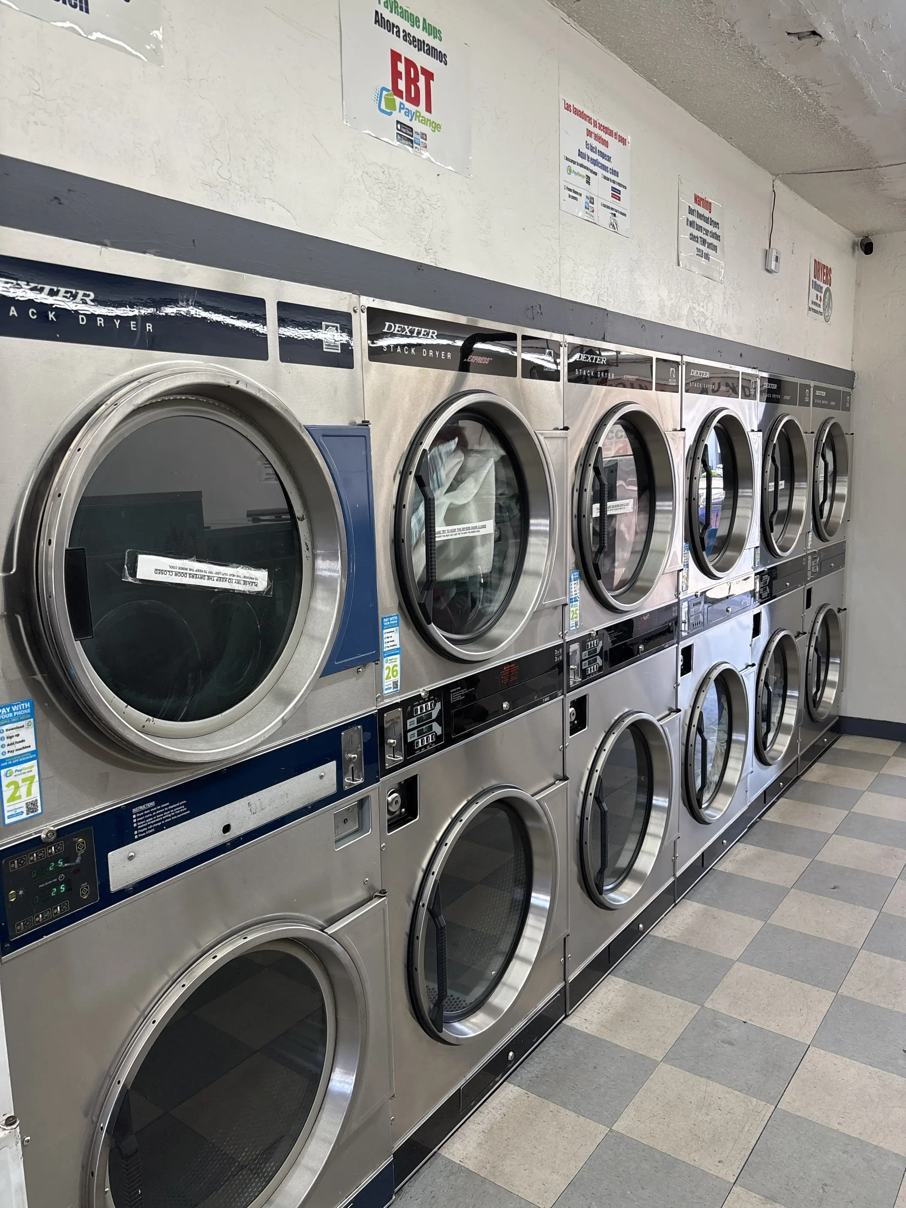 Coin Laundry - Image 4