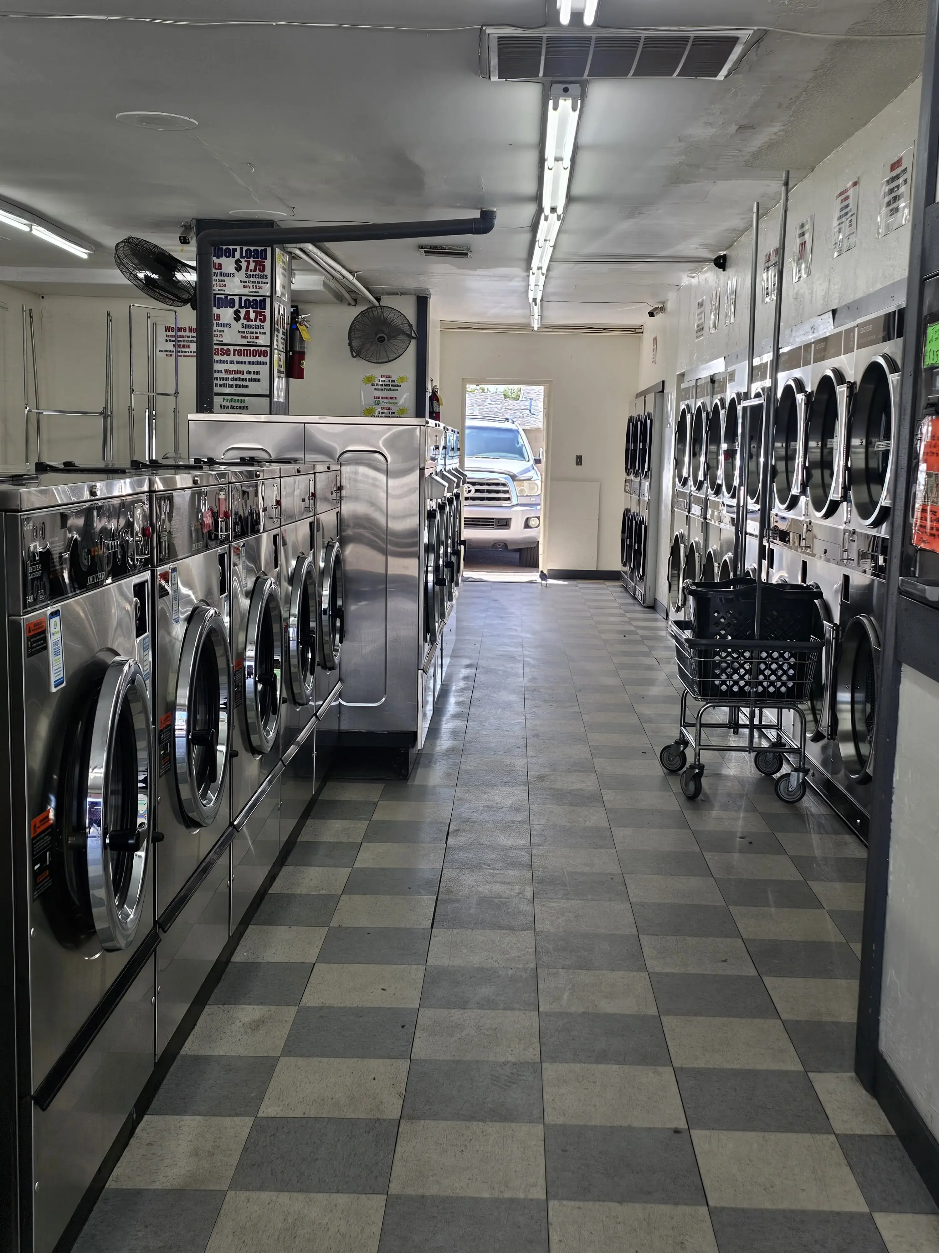 Coin Laundry thumbnail 9