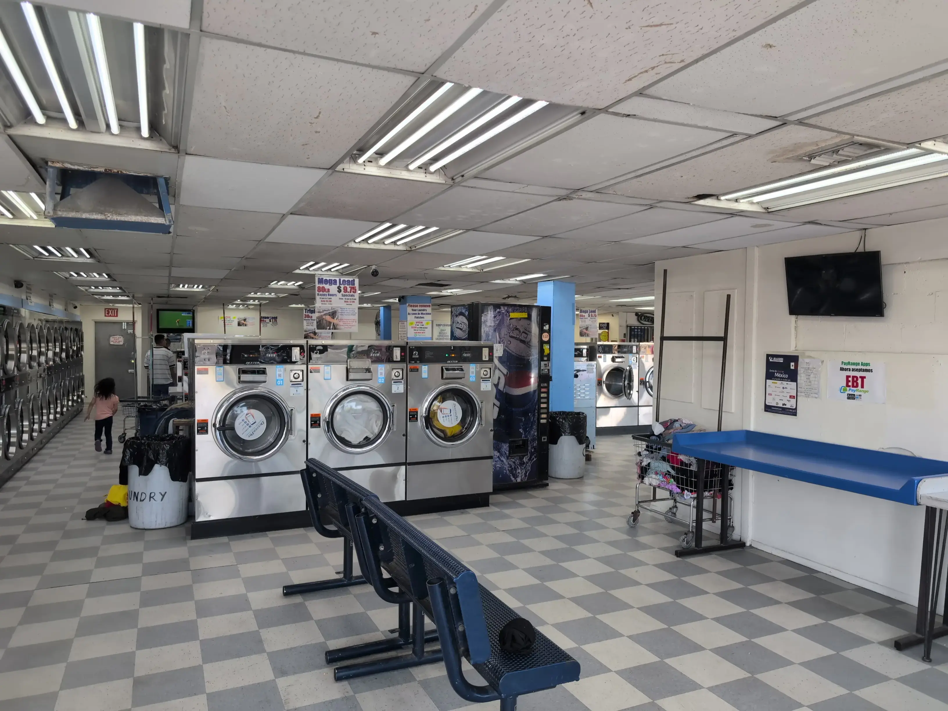 Coin Laundry - Image 14