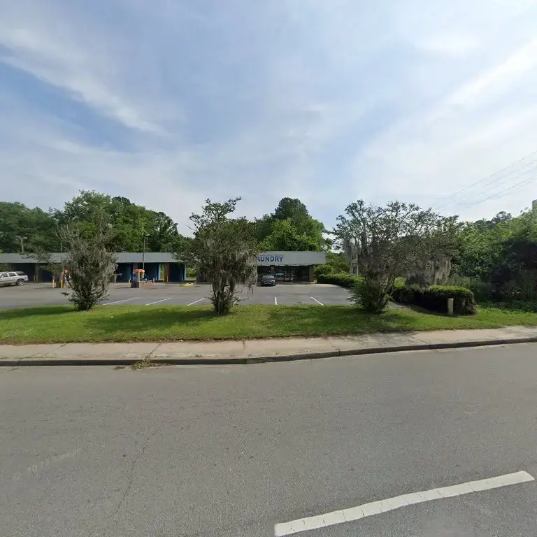 Coin Laundry - Image 5