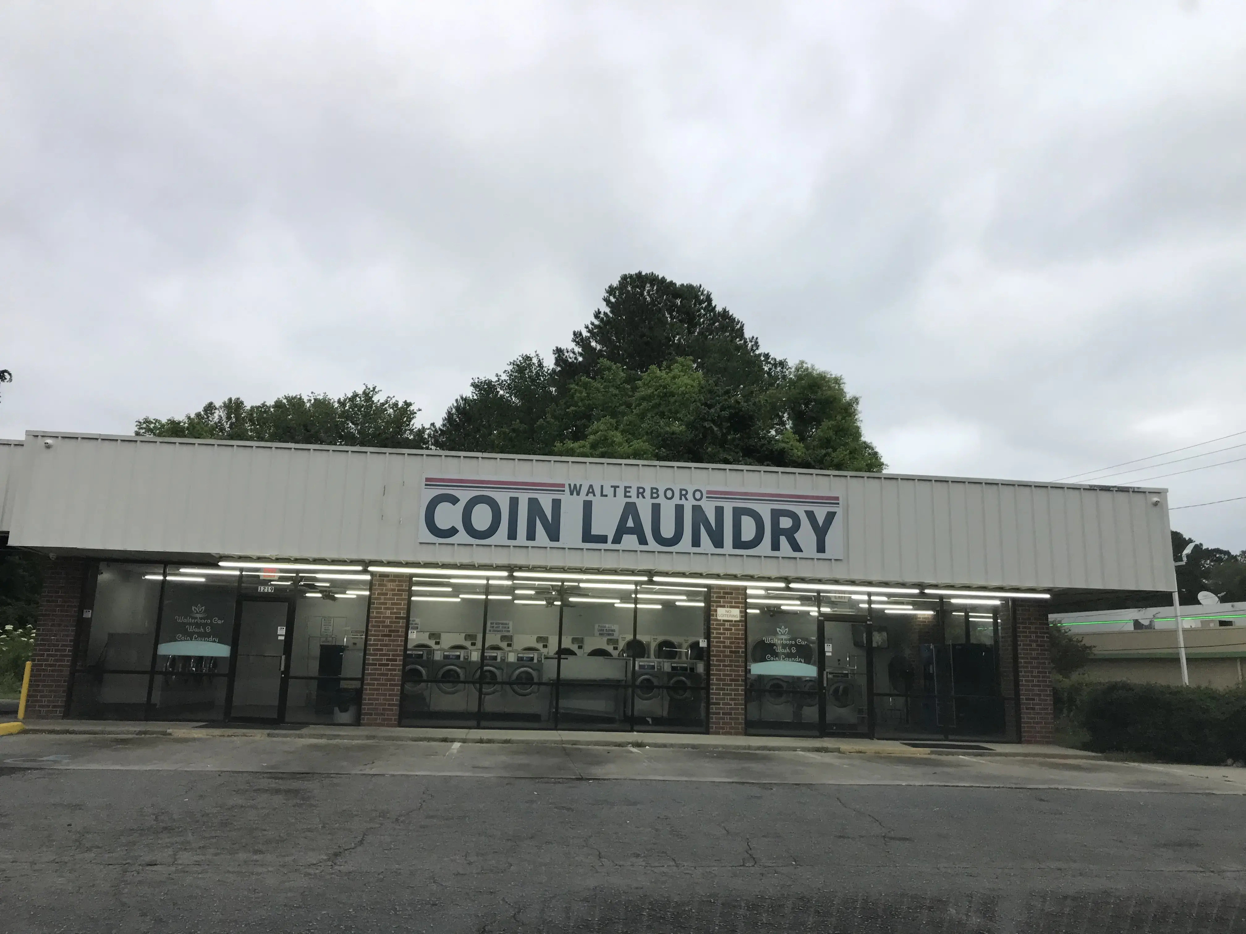 Coin Laundry - Image 2
