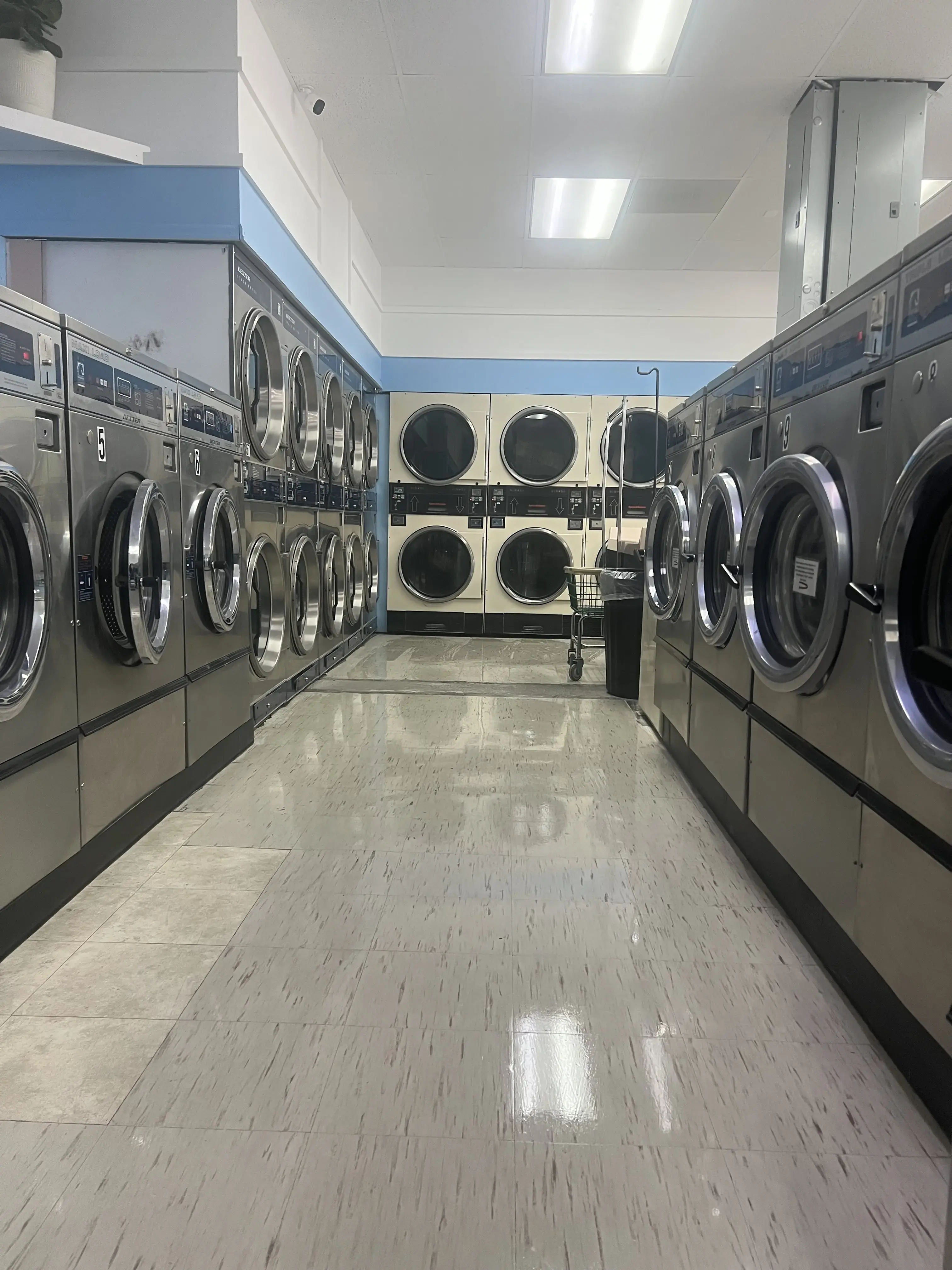 Coin Laundry & Wash and Fold Services - Image 1