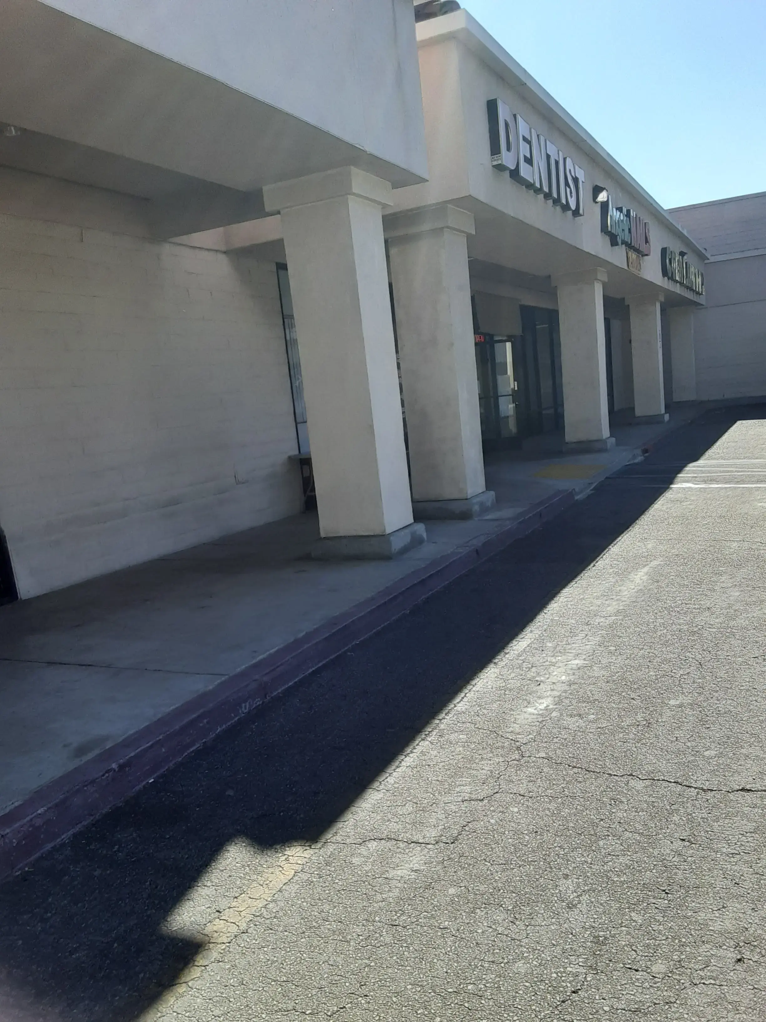 Coin Laundry - Image 3