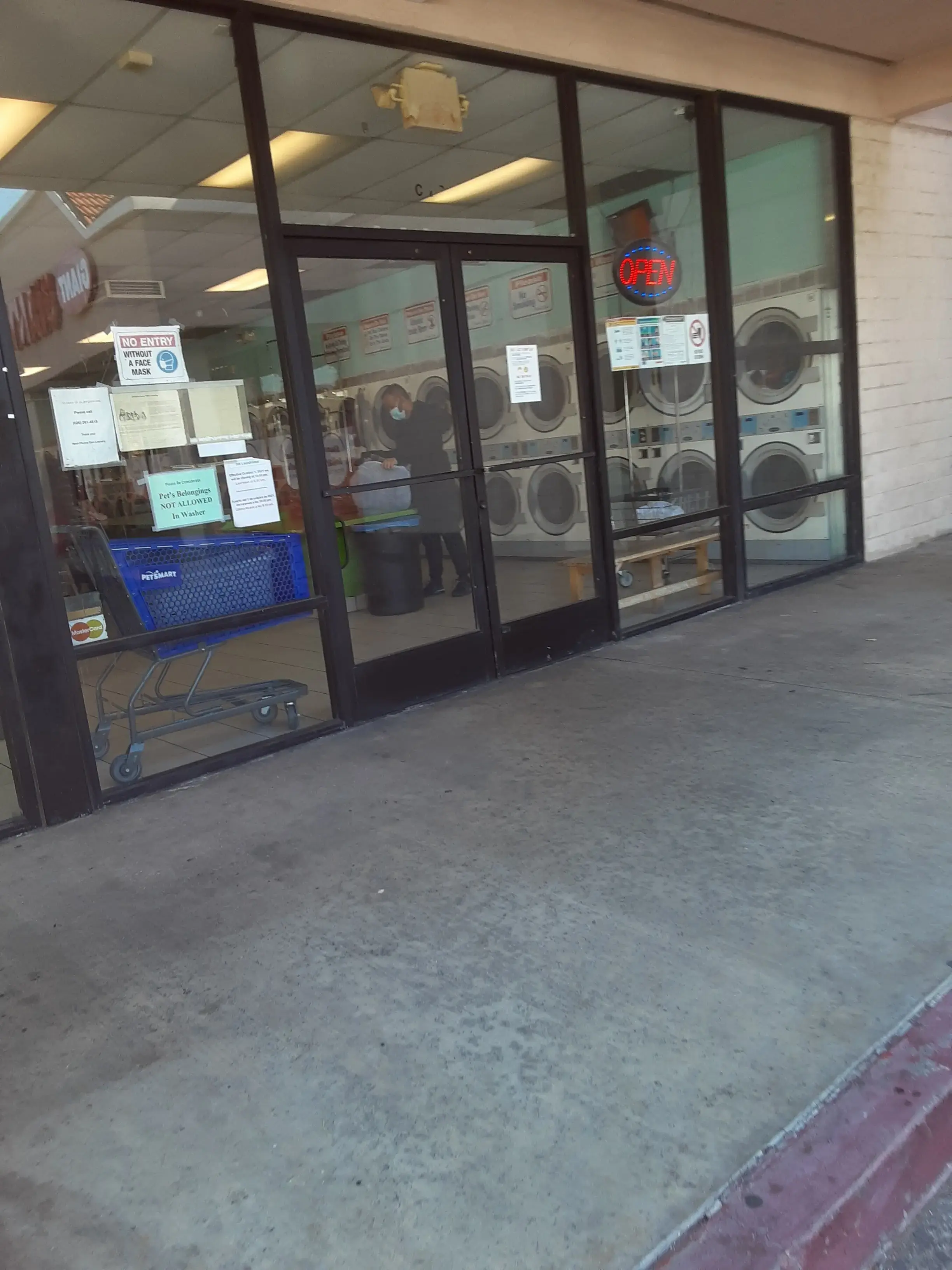 Coin Laundry thumbnail 9