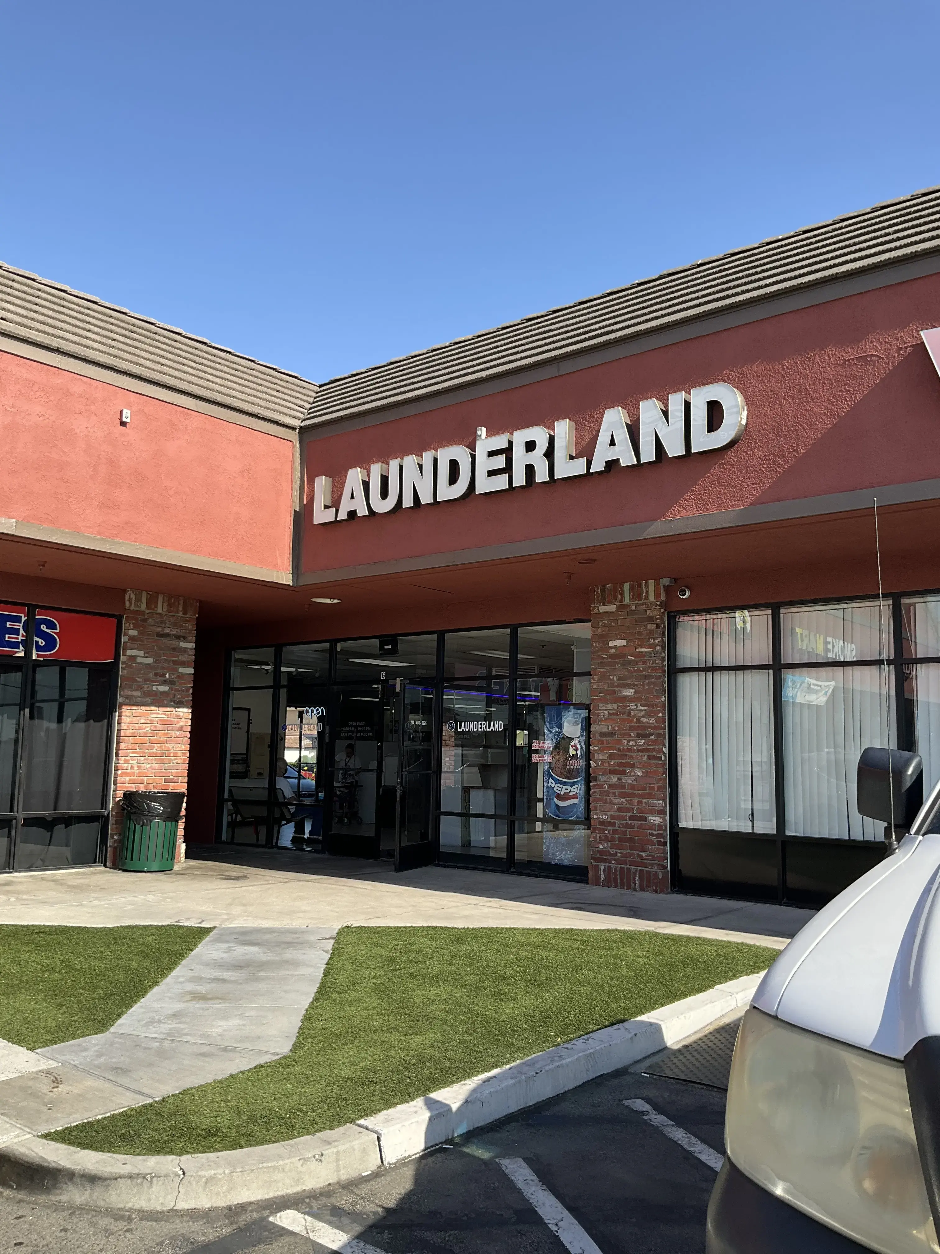 Coin Laundry thumbnail 4