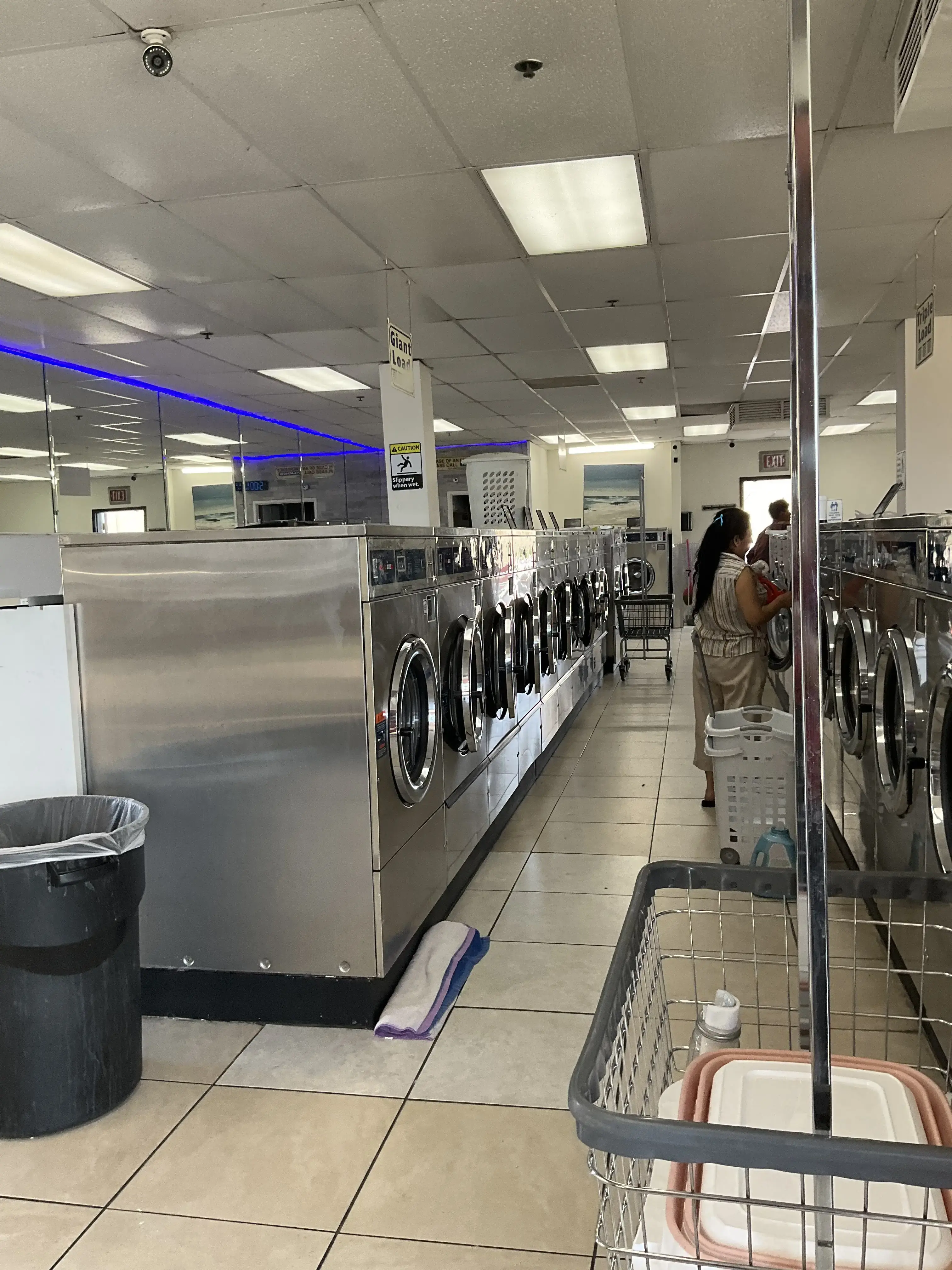 Coin Laundry thumbnail 1