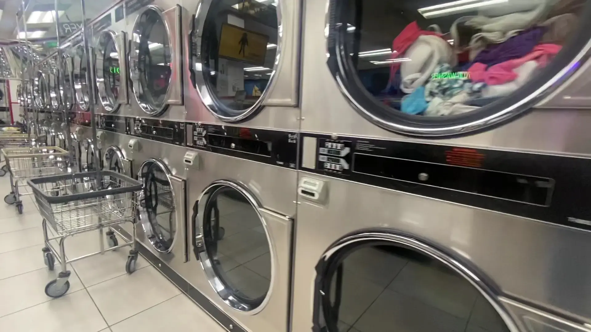 COIN Less LAUNDRY - Image 2