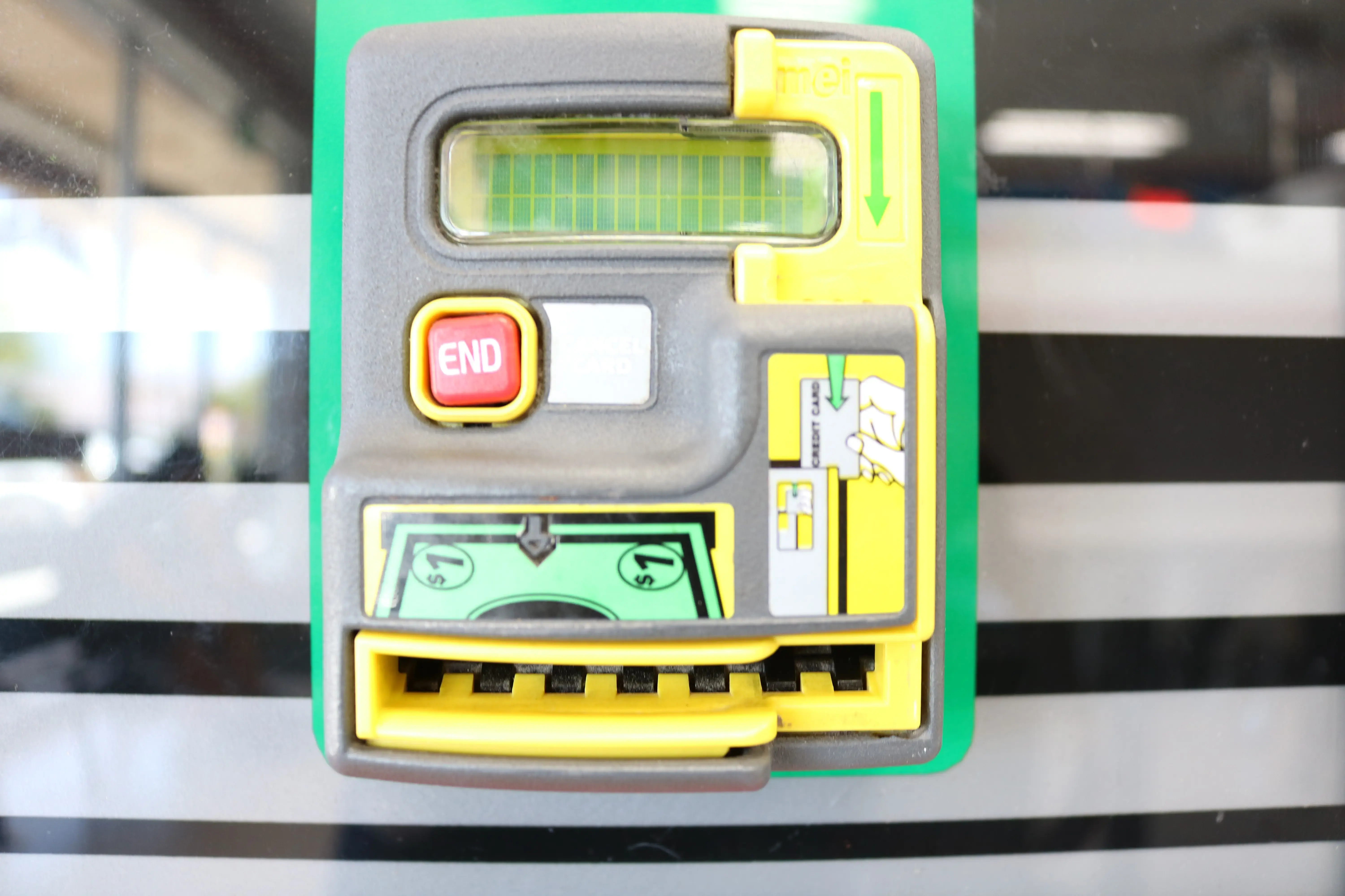 COIN Less LAUNDRY - Image 12