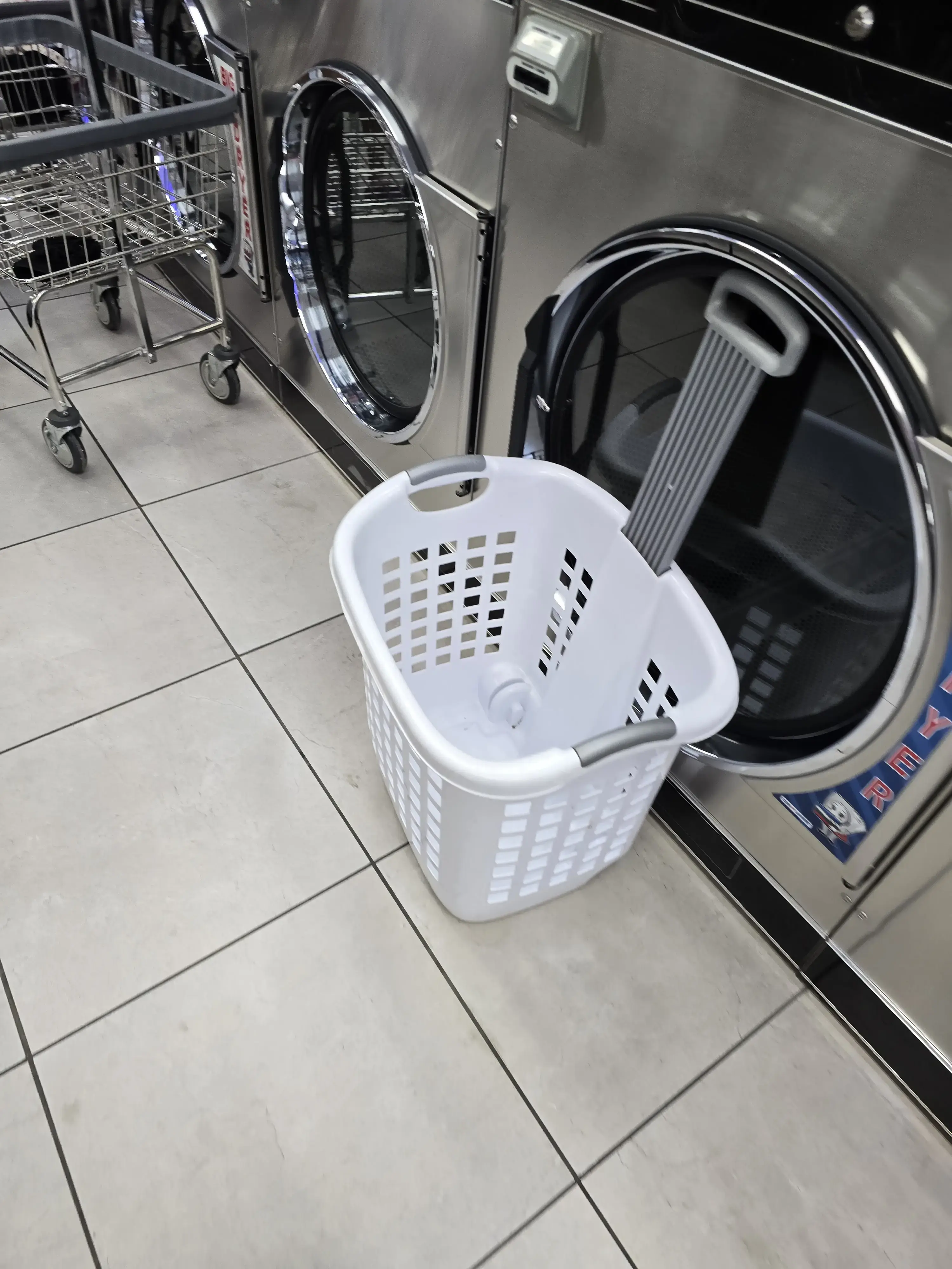 COIN Less LAUNDRY thumbnail 16