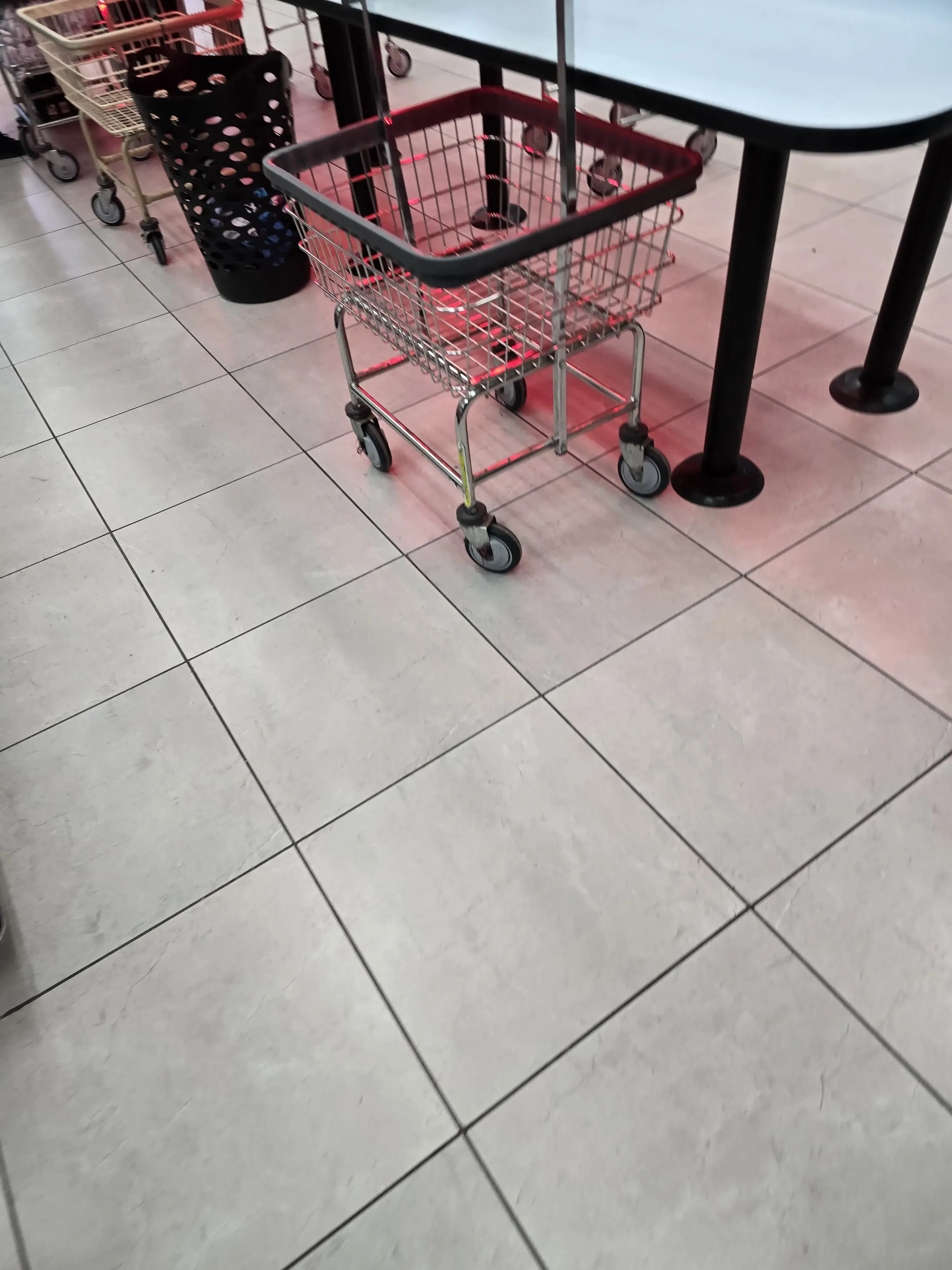 COIN Less LAUNDRY - Image 15