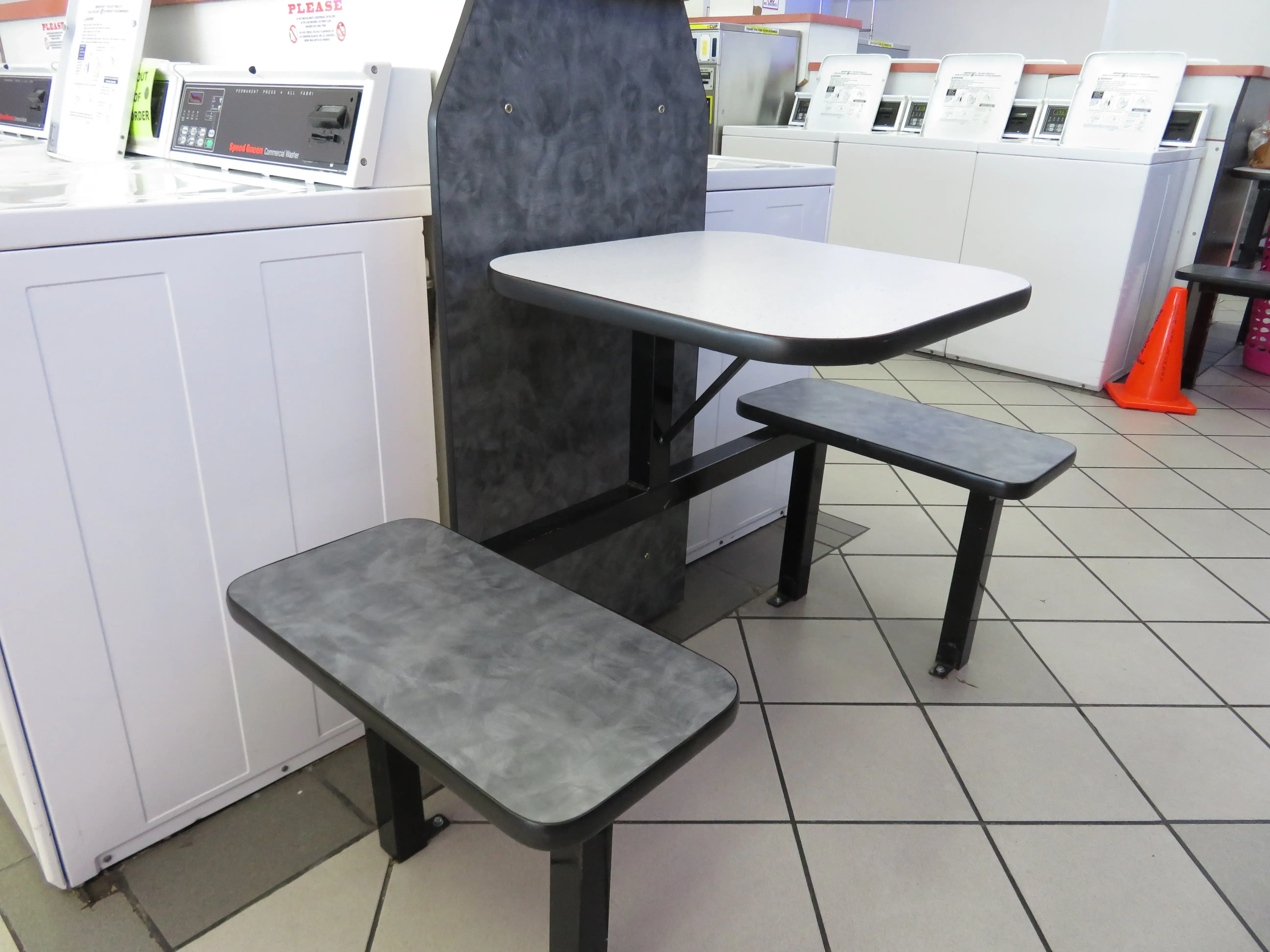 COIN Less LAUNDRY - Image 6