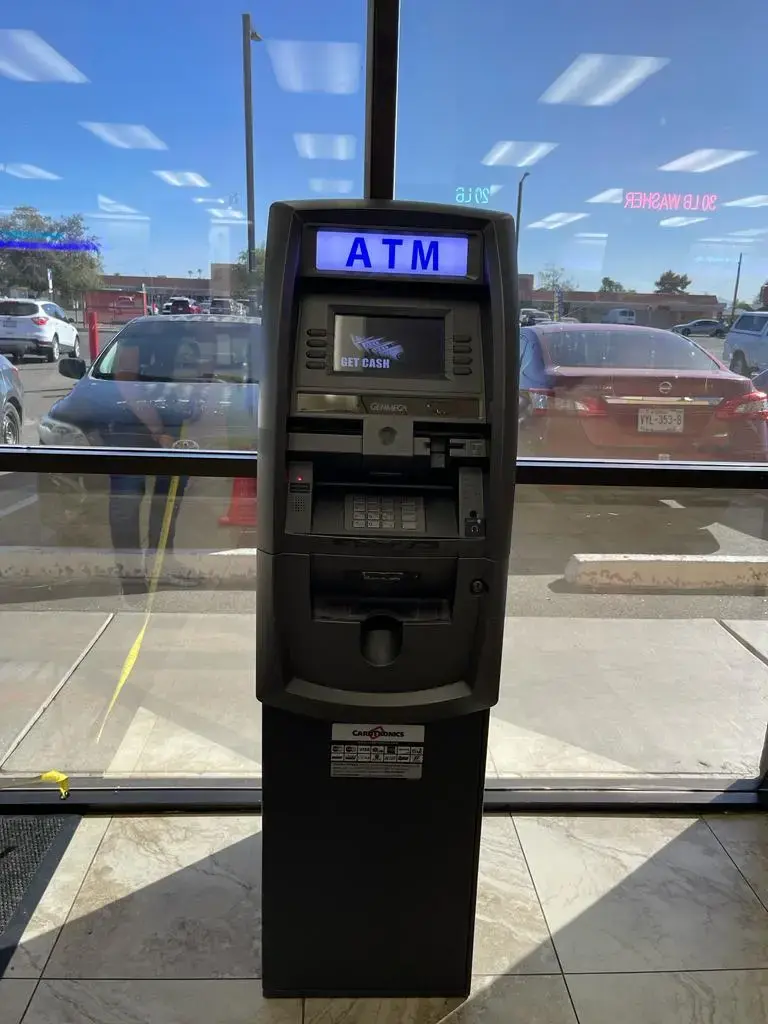 COIN Less LAUNDRY - Image 8