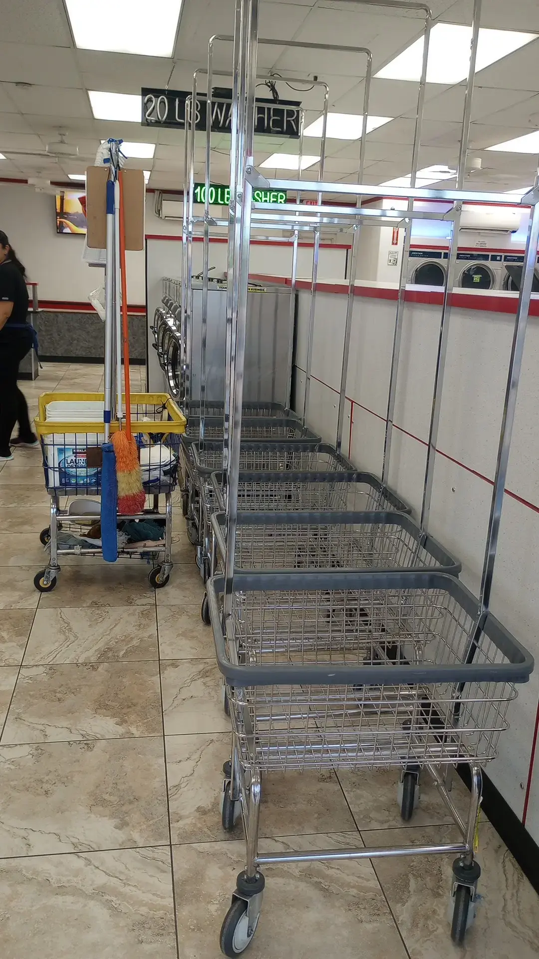 COIN Less LAUNDRY - Image 14