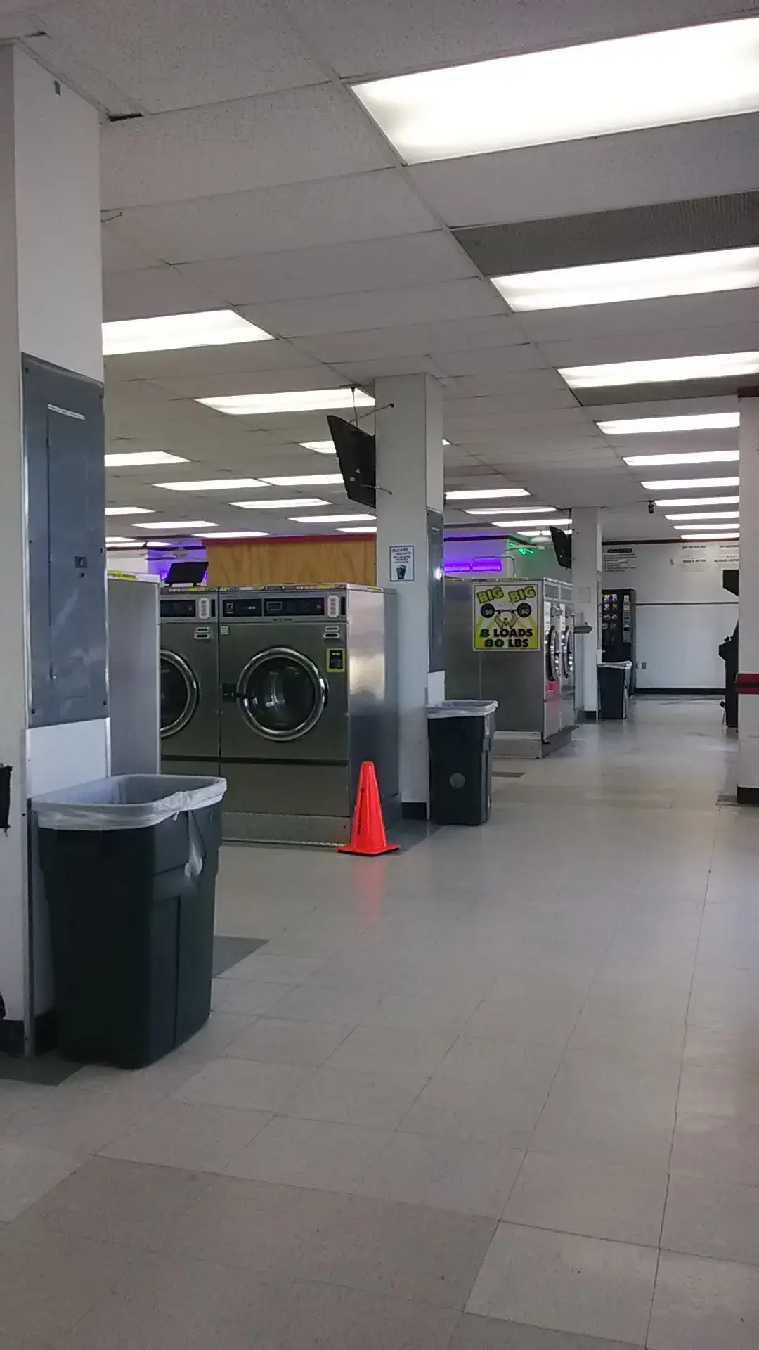 COIN Less LAUNDRY thumbnail 11