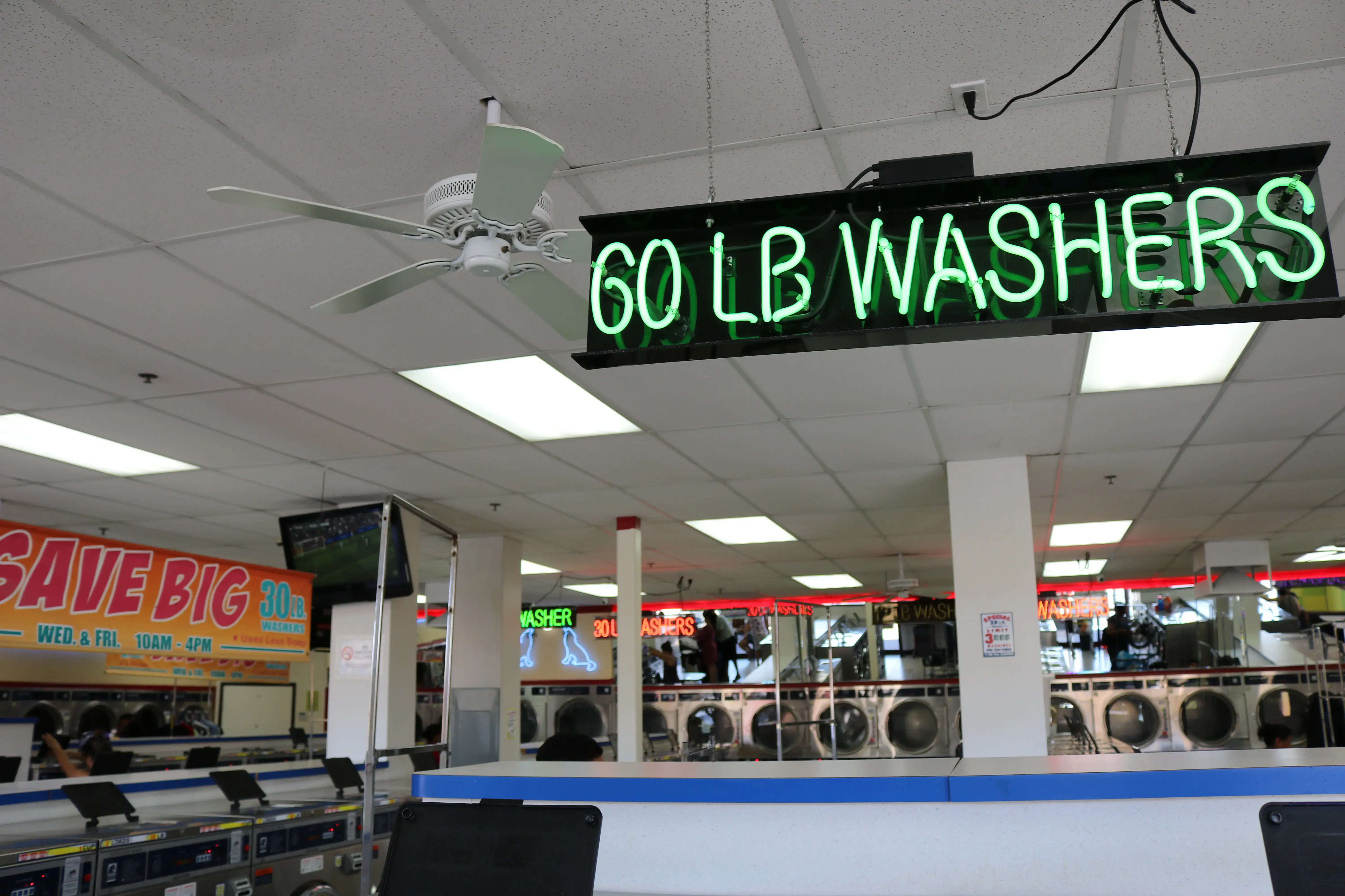 COIN Less LAUNDRY - Image 9