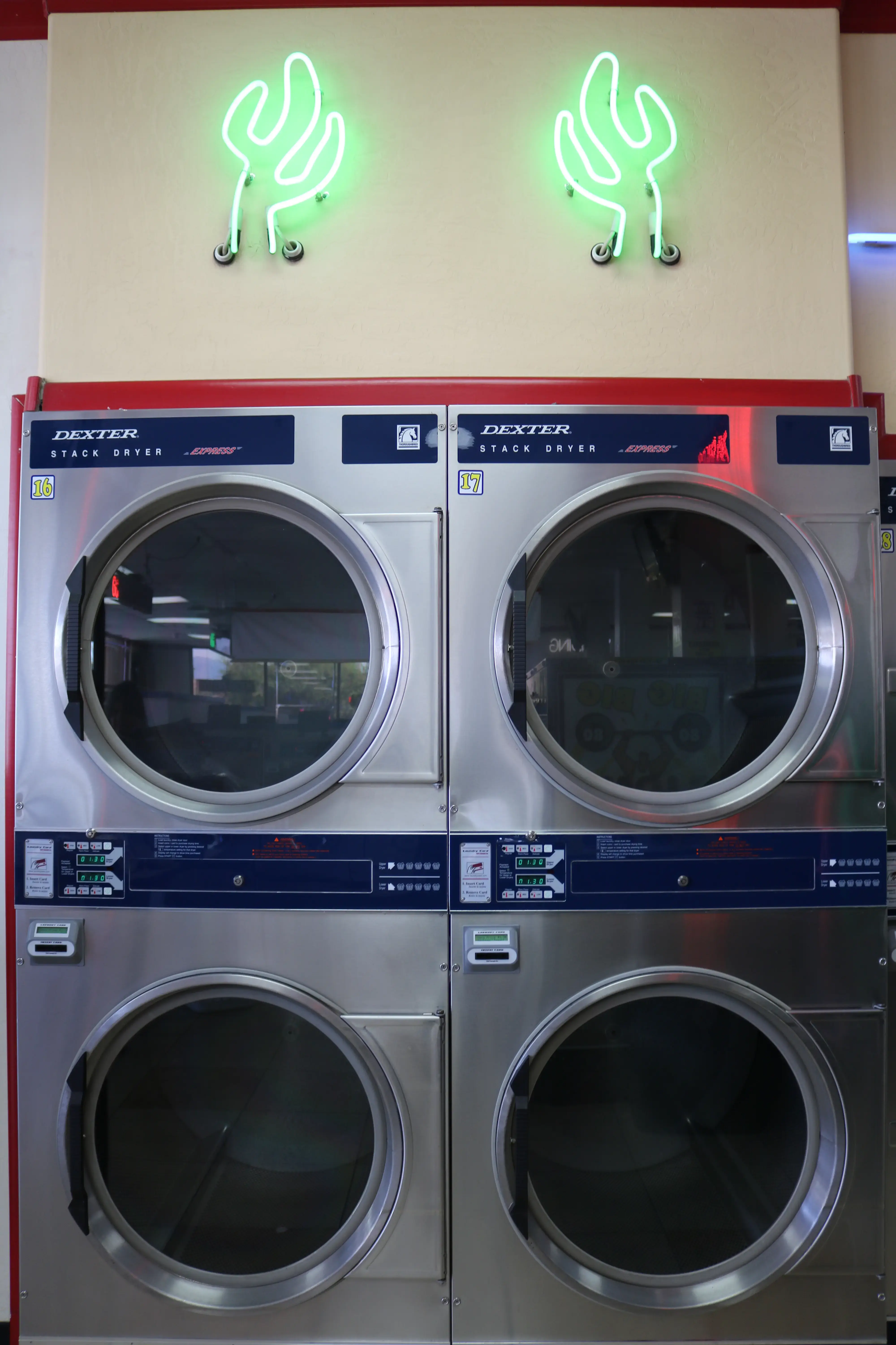 COIN Less LAUNDRY - Image 19