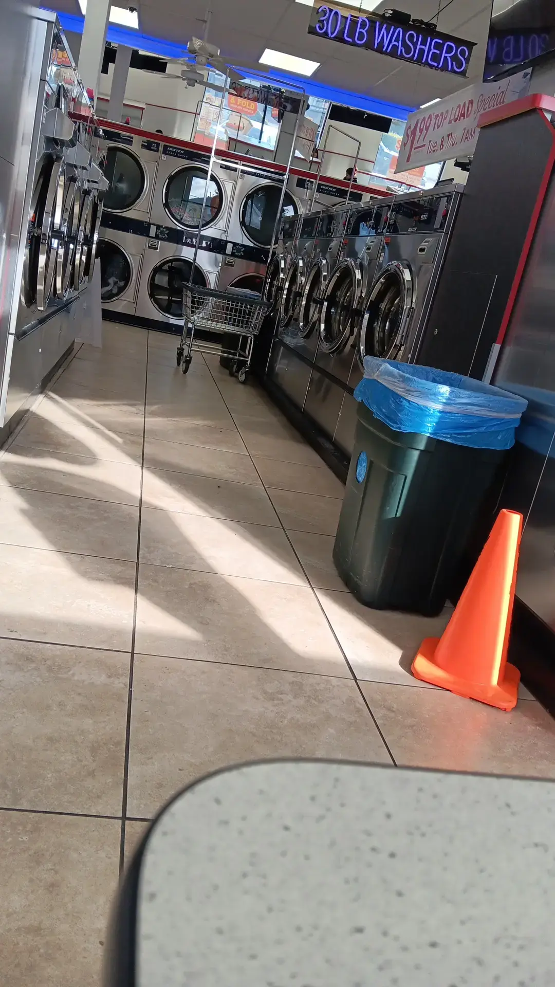 COIN Less LAUNDRY - Image 2