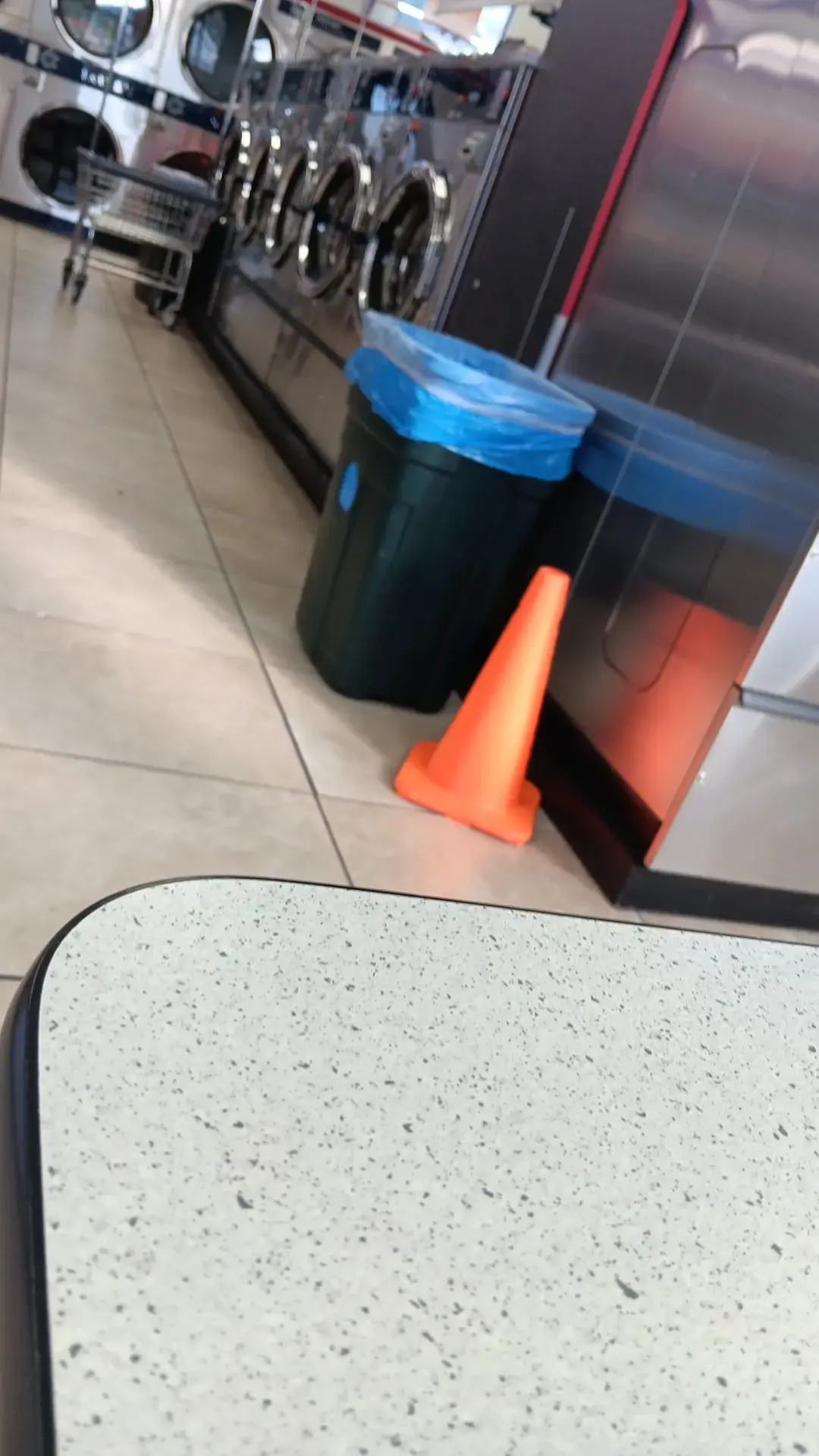 COIN Less LAUNDRY thumbnail 3