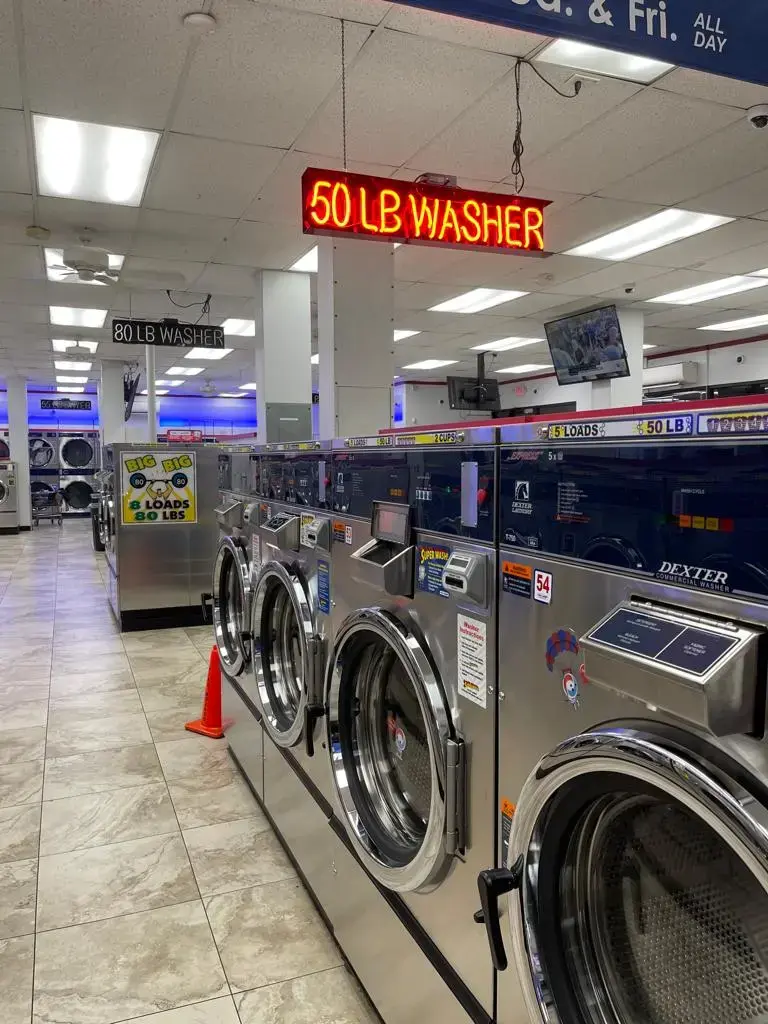 COIN Less LAUNDRY - Image 2